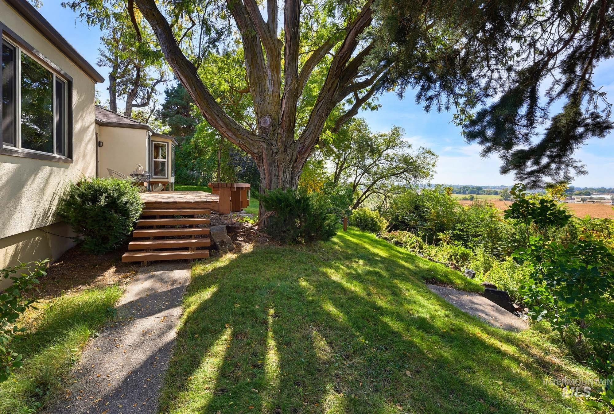 648 Hughes Dr Property Photo 40