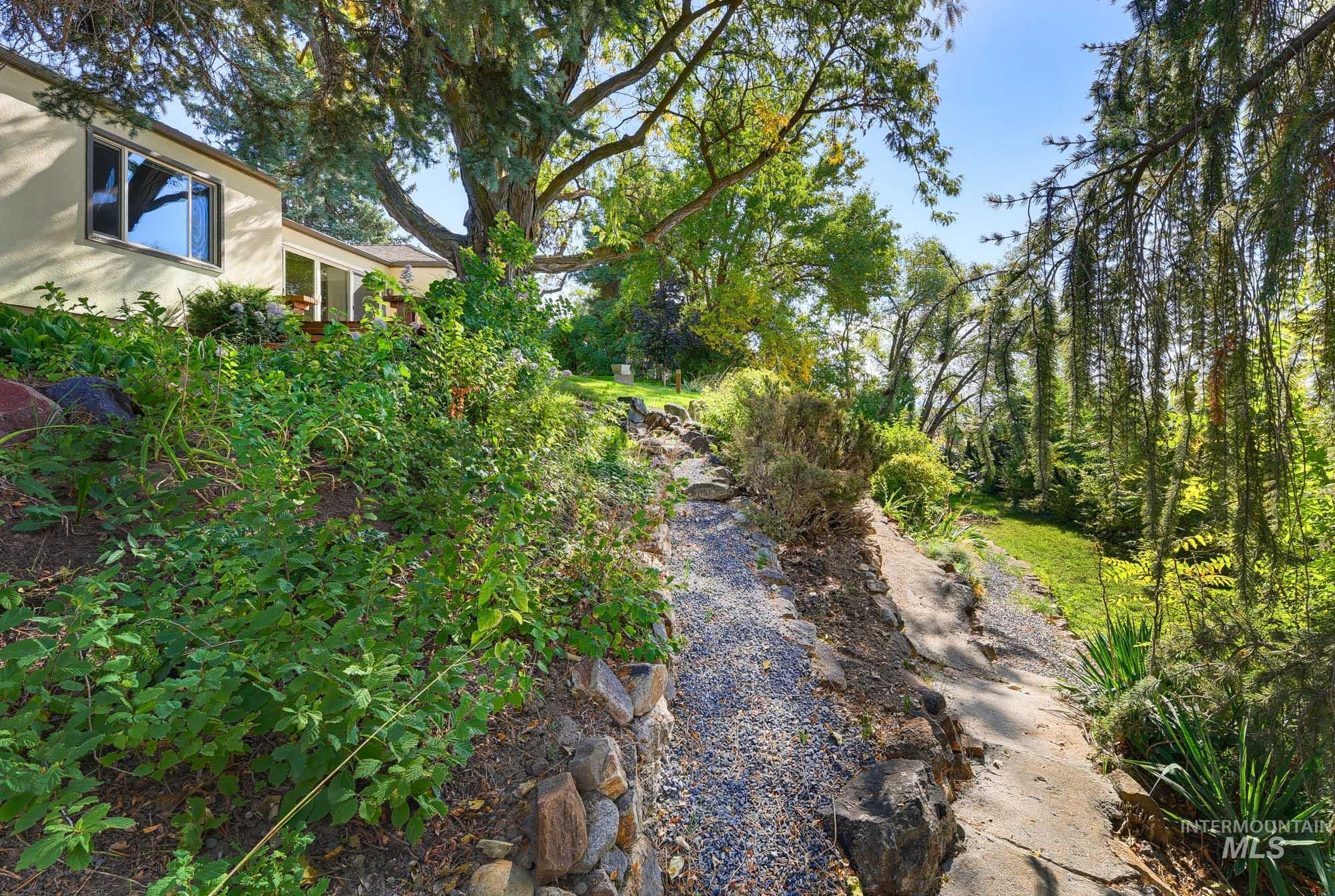 648 Hughes Dr Property Photo 42