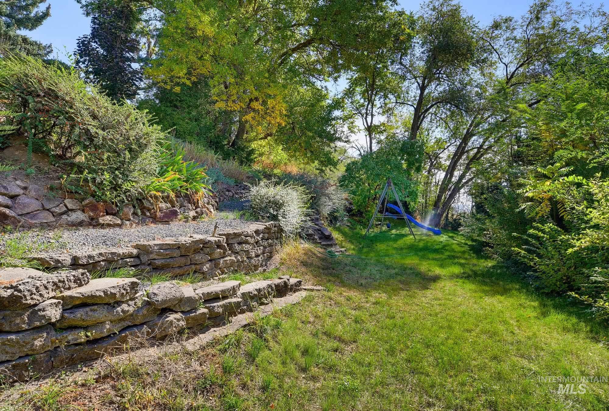 648 Hughes Dr Property Photo 43