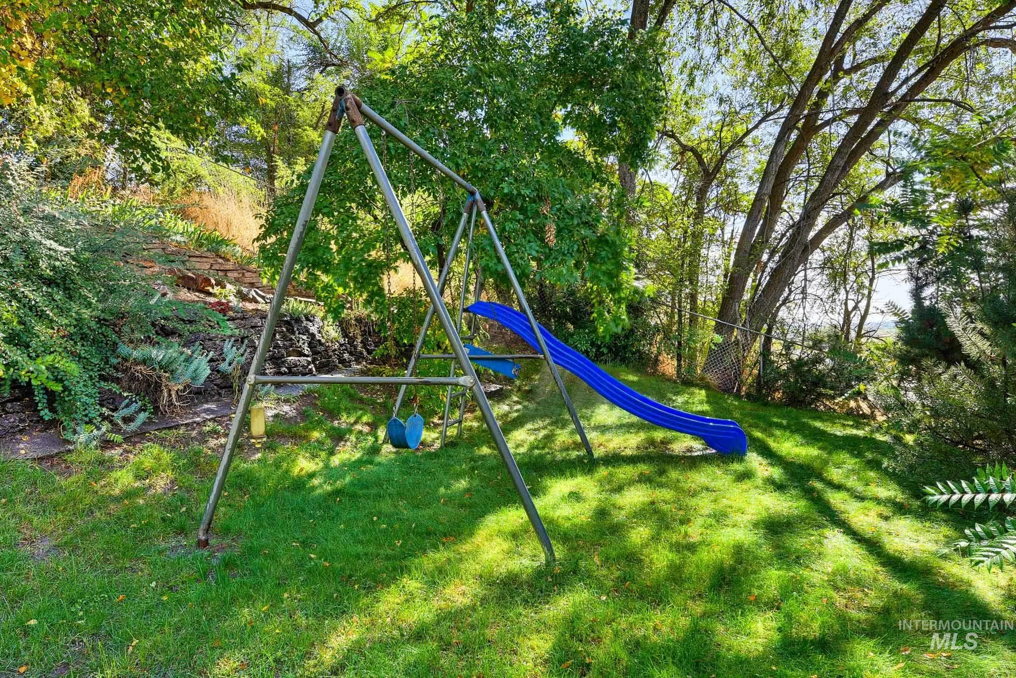 648 Hughes Dr Property Photo 45