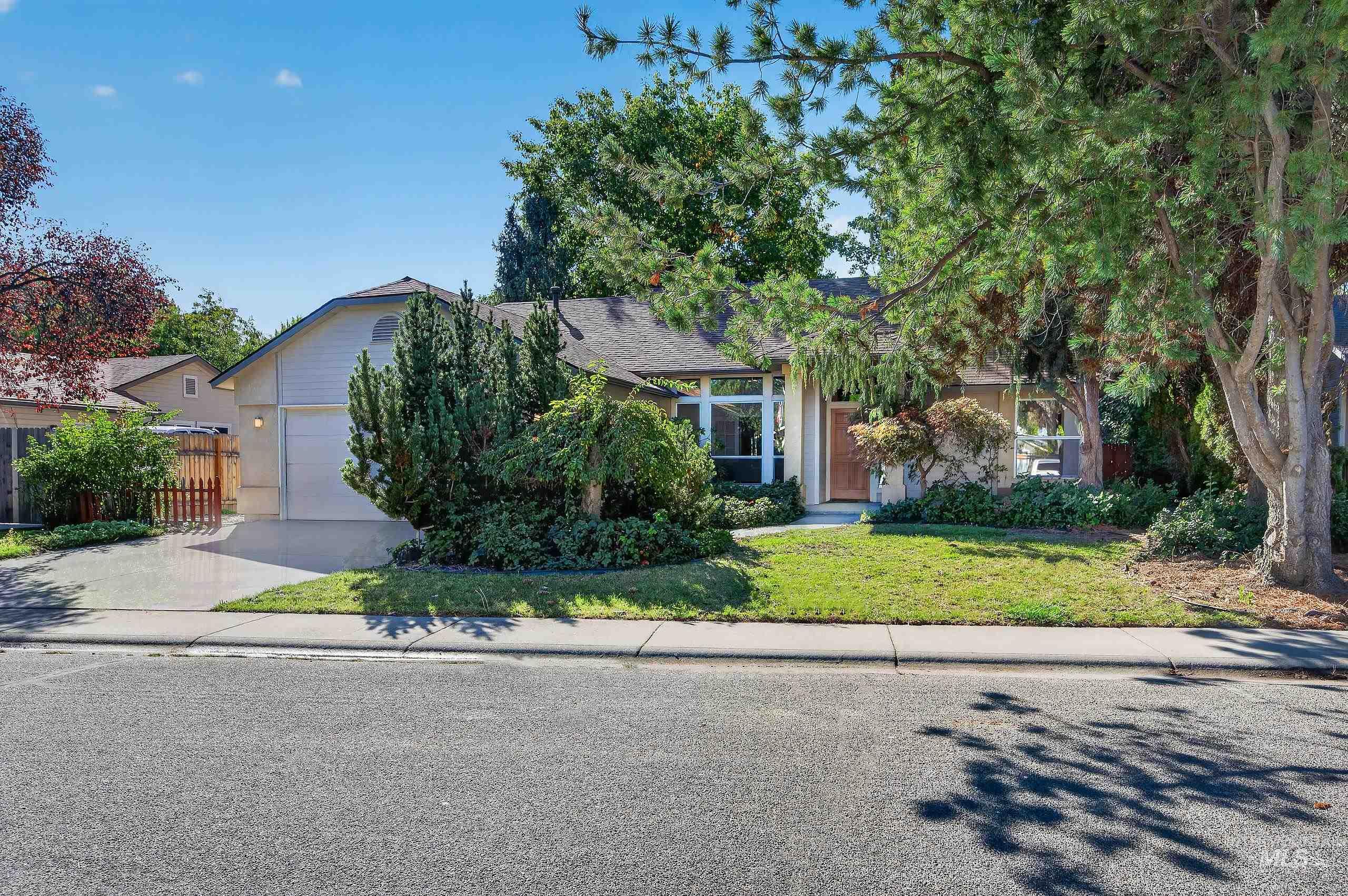 6277 W Parapet Ct Property Photo 4