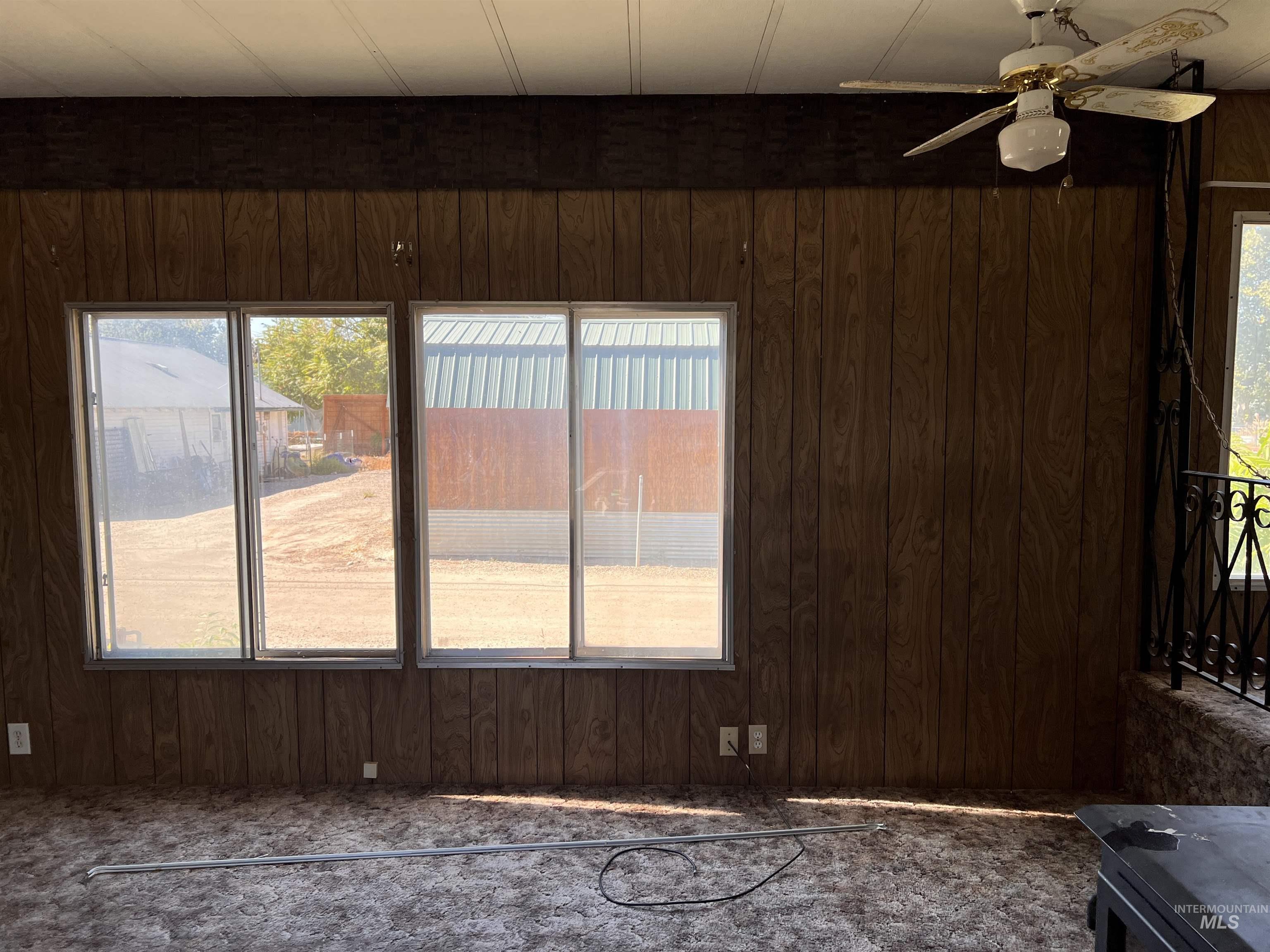 309 W Maple St Property Photo 5