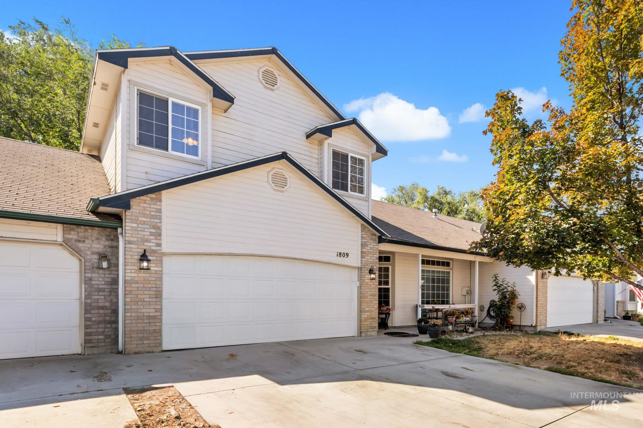 1809 W Eaglecrest Dr Property Photo 3
