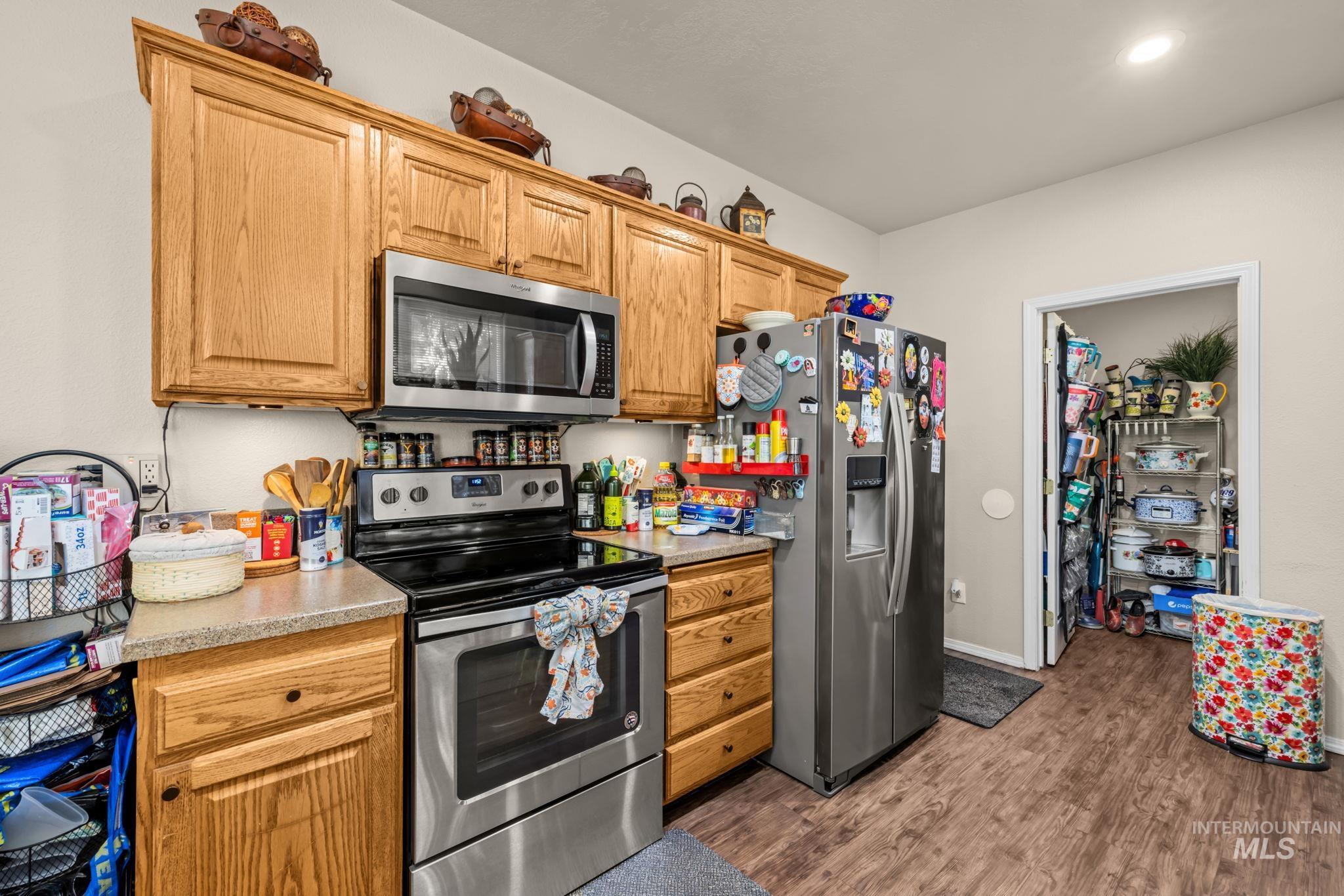 1809 W Eaglecrest Dr Property Photo 18