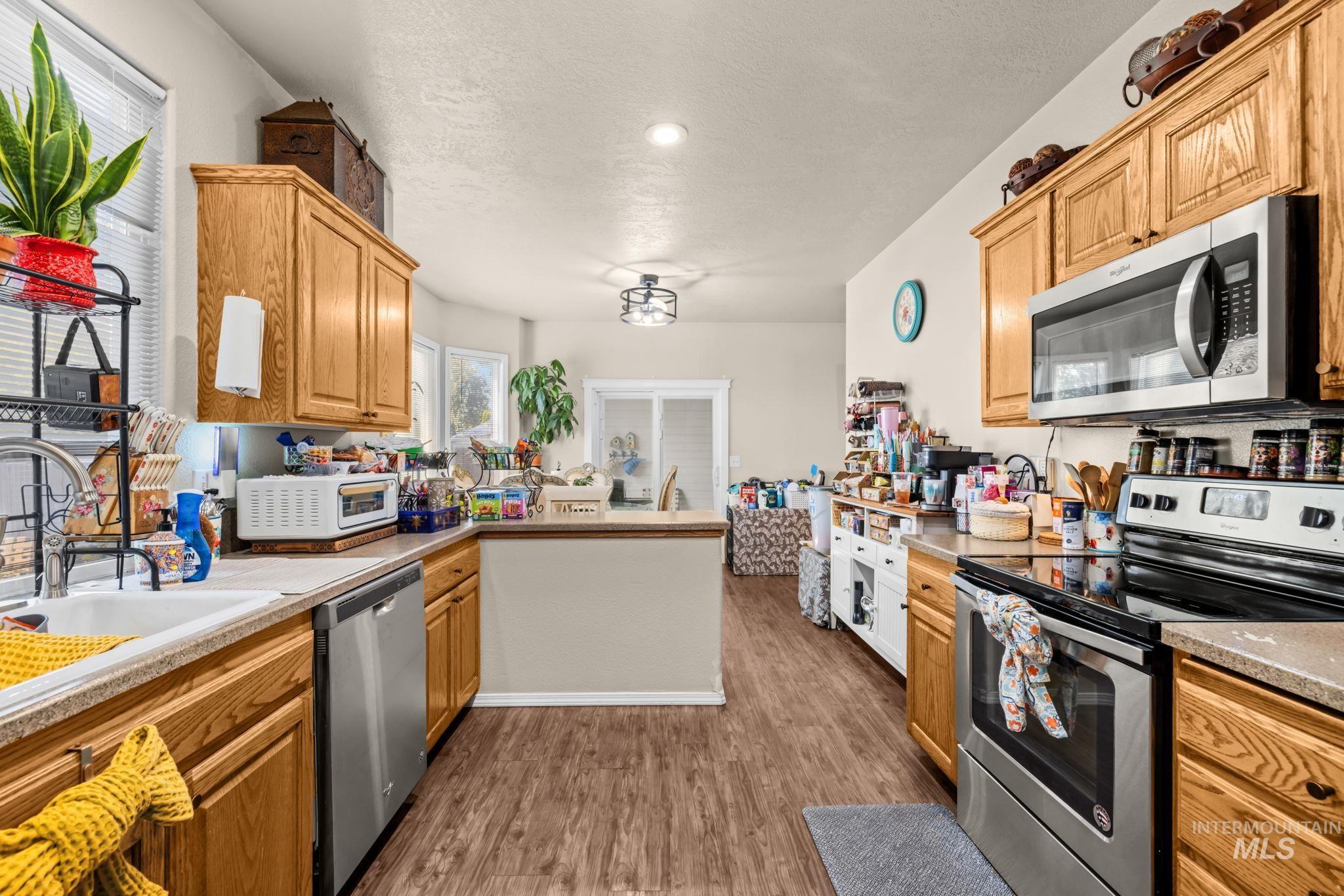 1809 W Eaglecrest Dr Property Photo 20