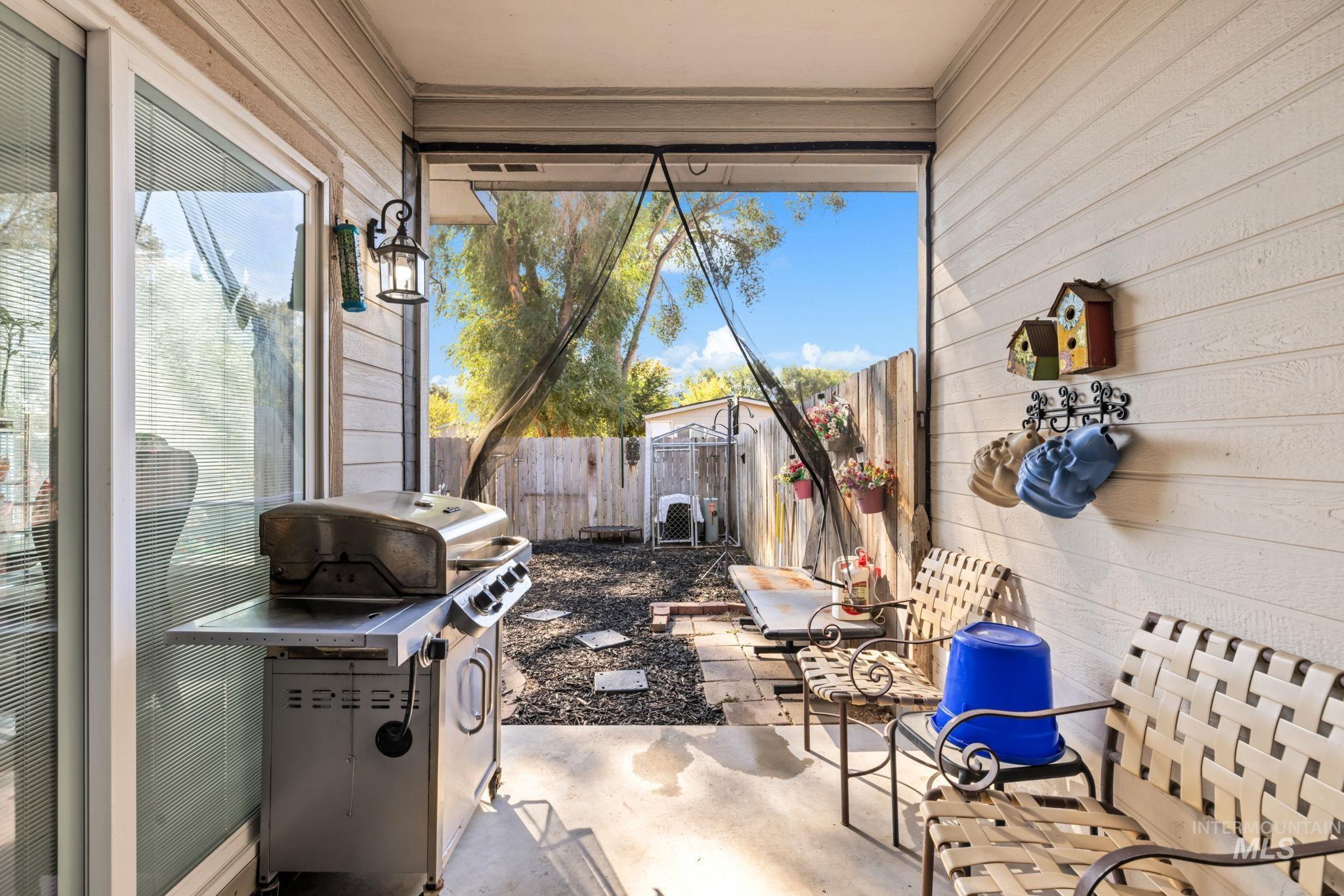 1809 W Eaglecrest Dr Property Photo 32