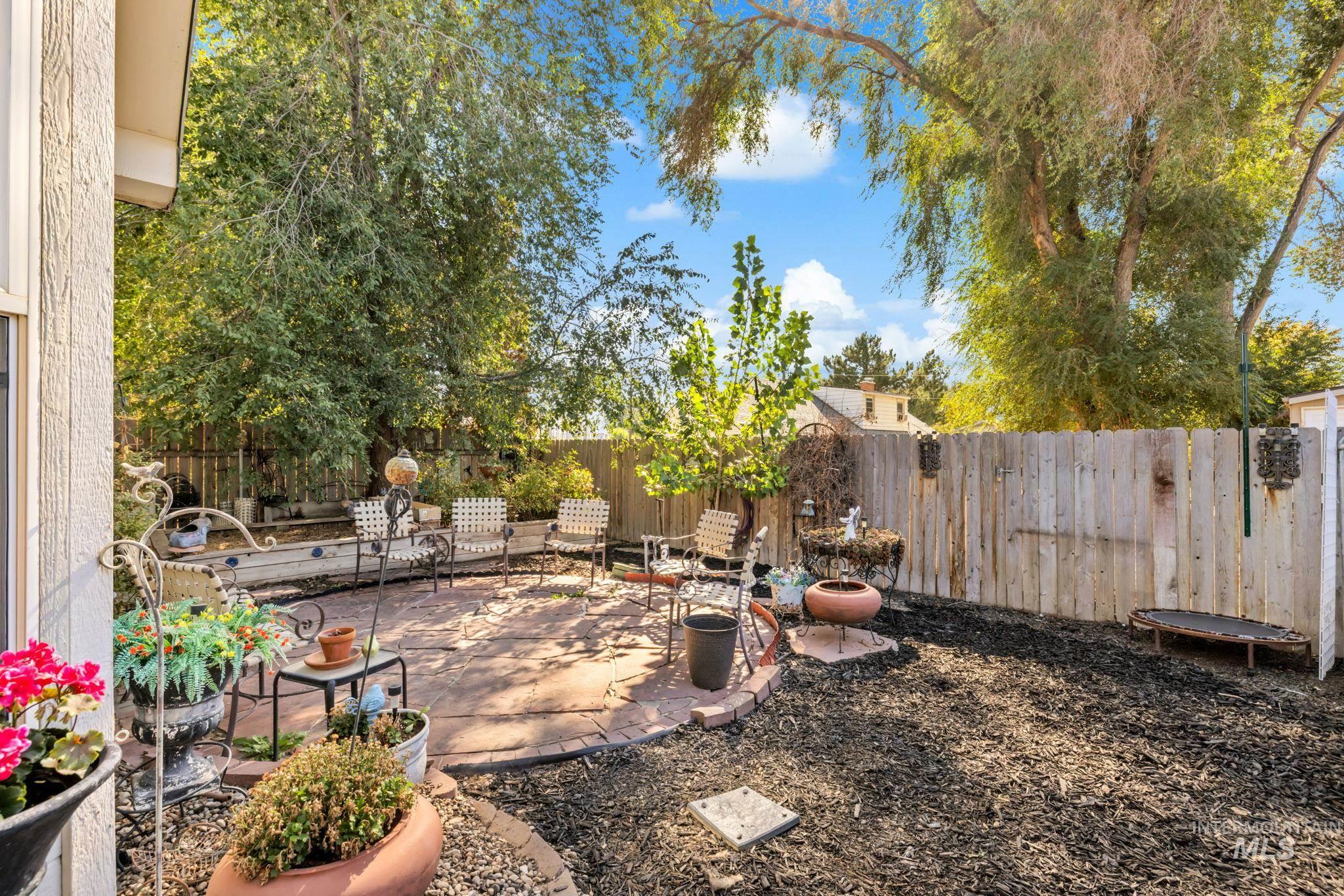 1809 W Eaglecrest Dr Property Photo 34