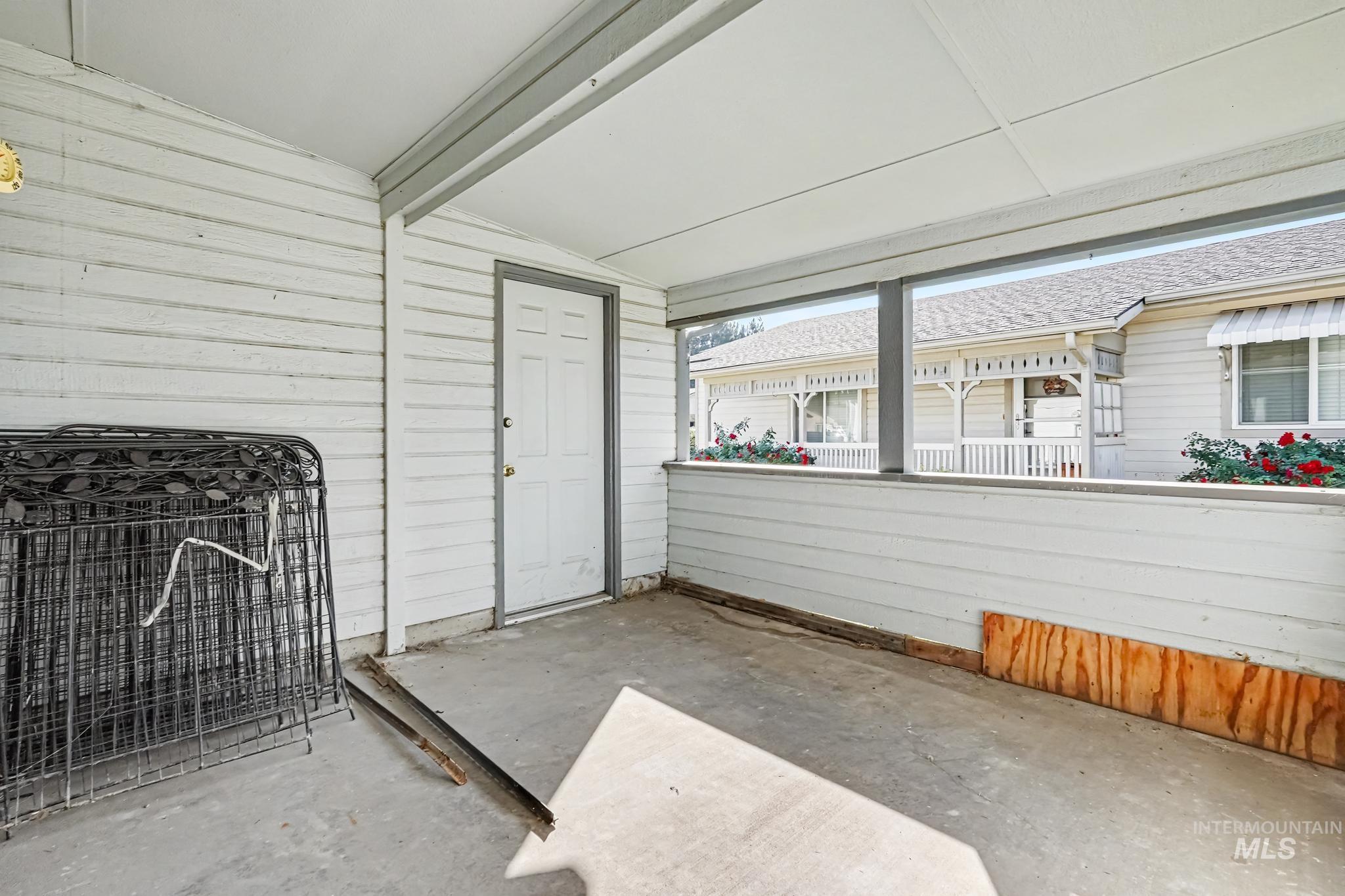 1100 Burnett Dr Property Photo 23