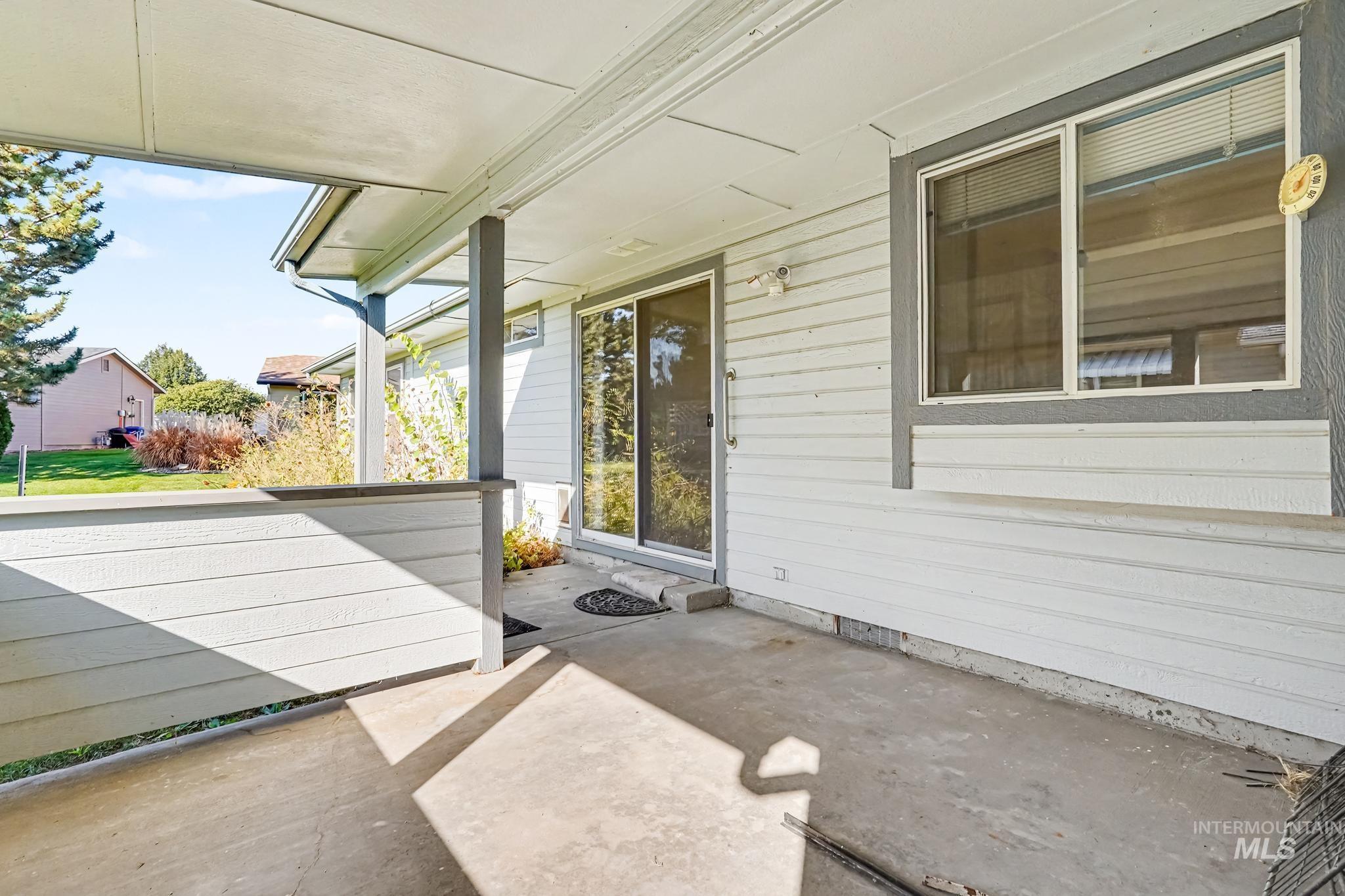 1100 Burnett Dr Property Photo 24