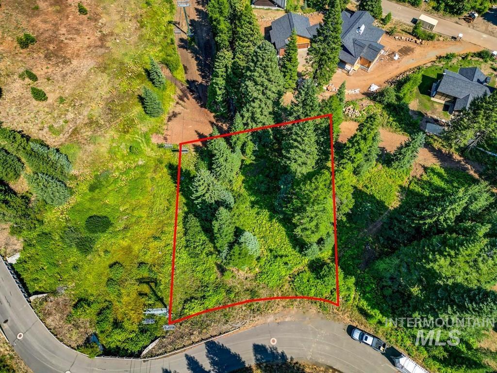 711 Whitewater Drive Property Photo 11