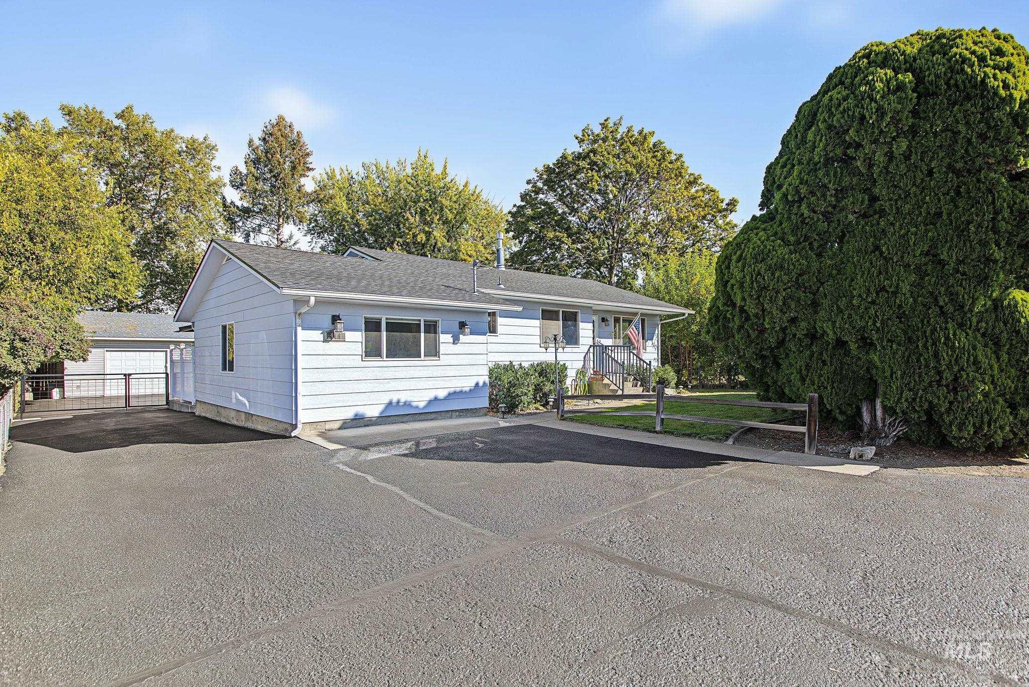 409 Bryden Ave Property Photo 2