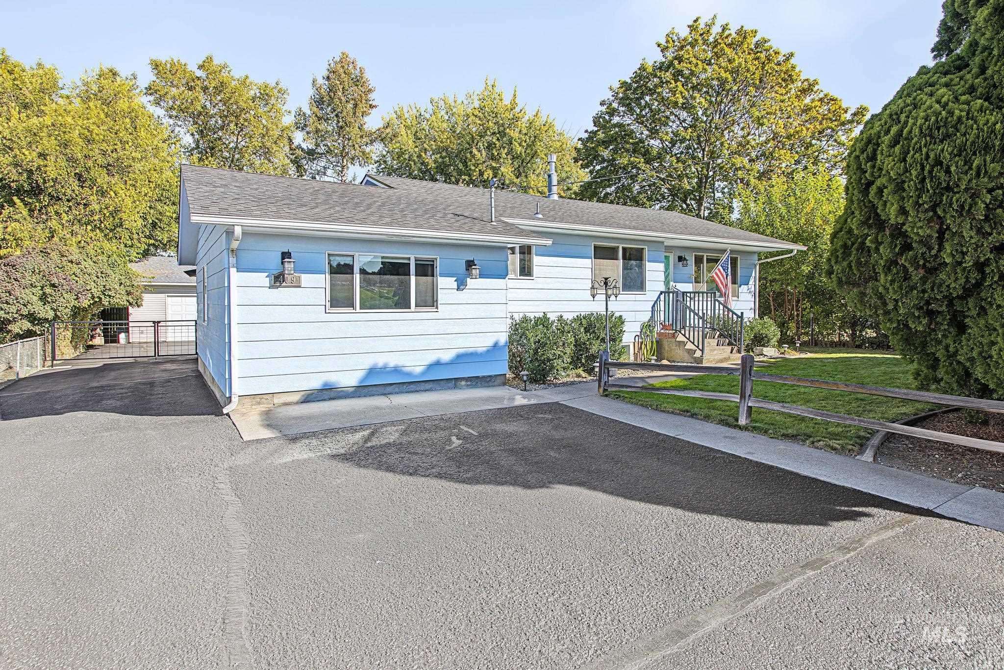 409 Bryden Ave Property Photo 3