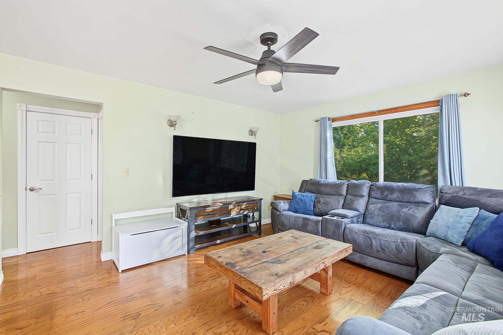 409 Bryden Ave Property Photo 5