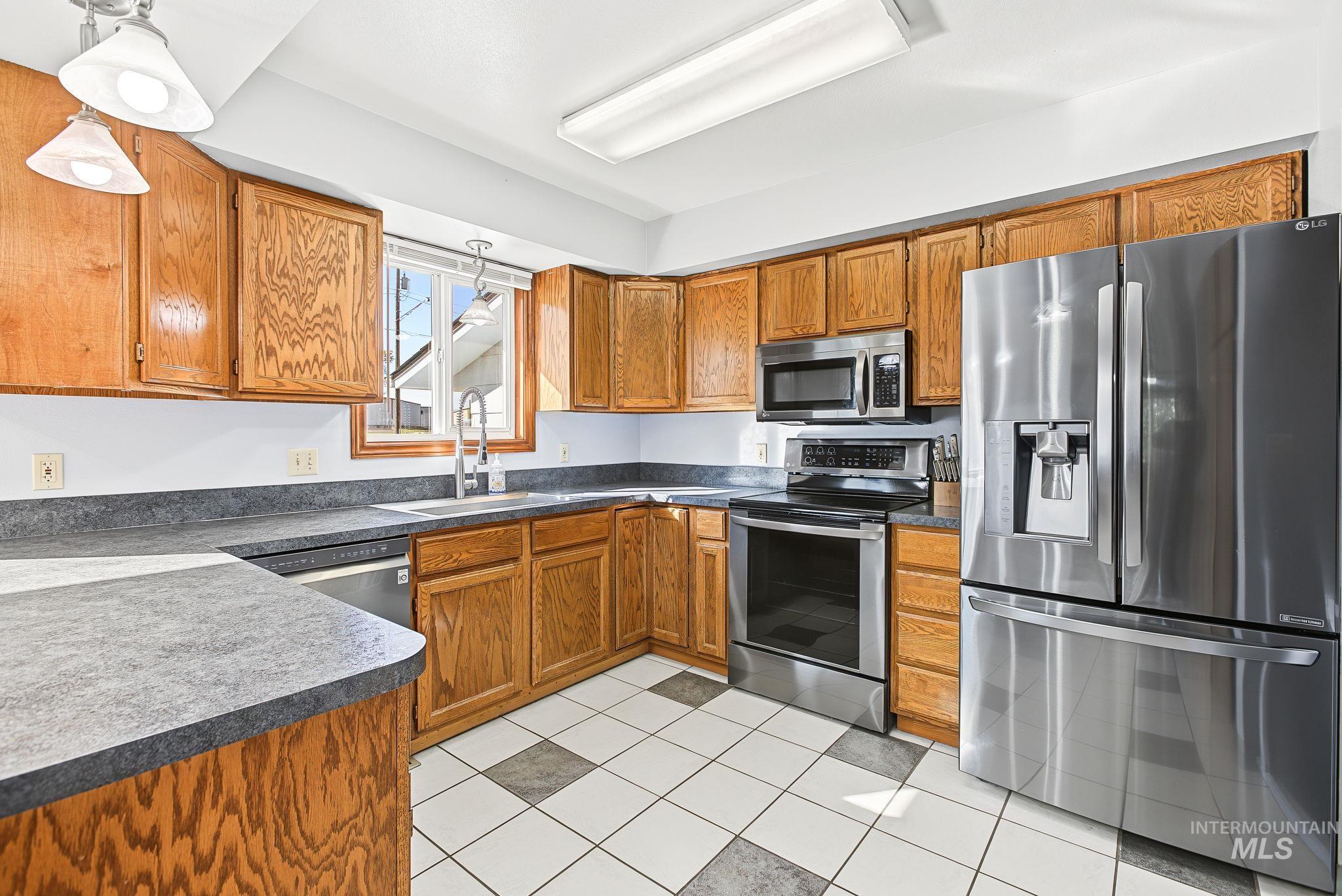 409 Bryden Ave Property Photo 10