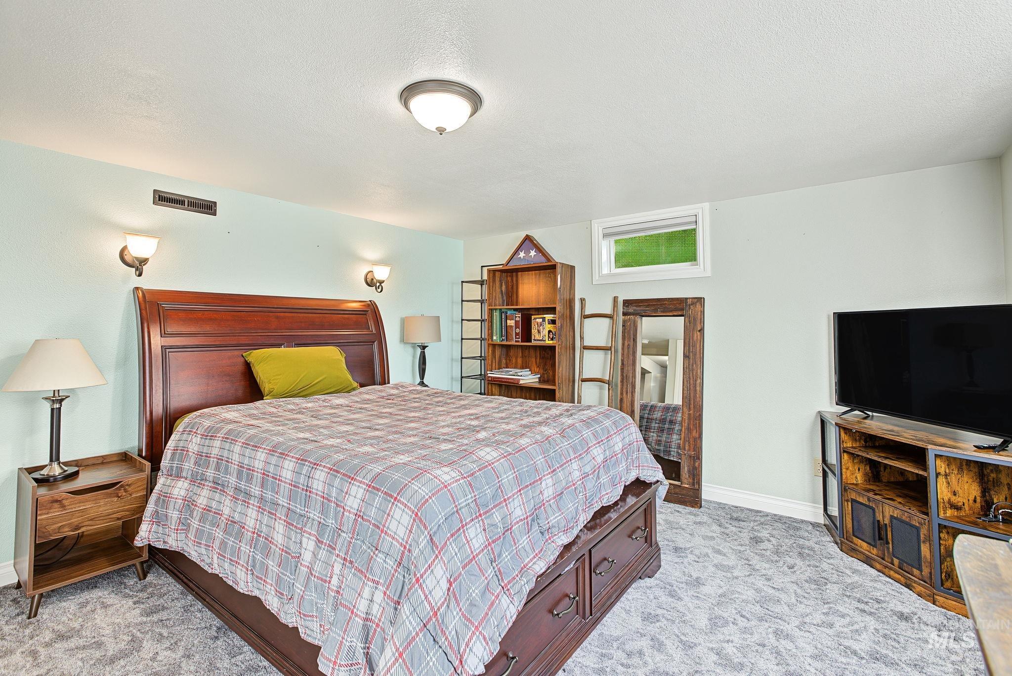 409 Bryden Ave Property Photo 27