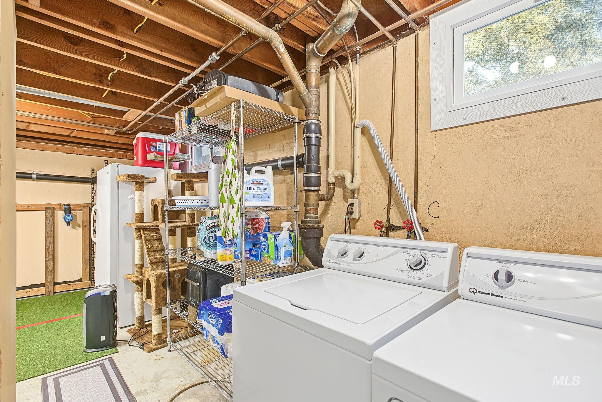 409 Bryden Ave Property Photo 32