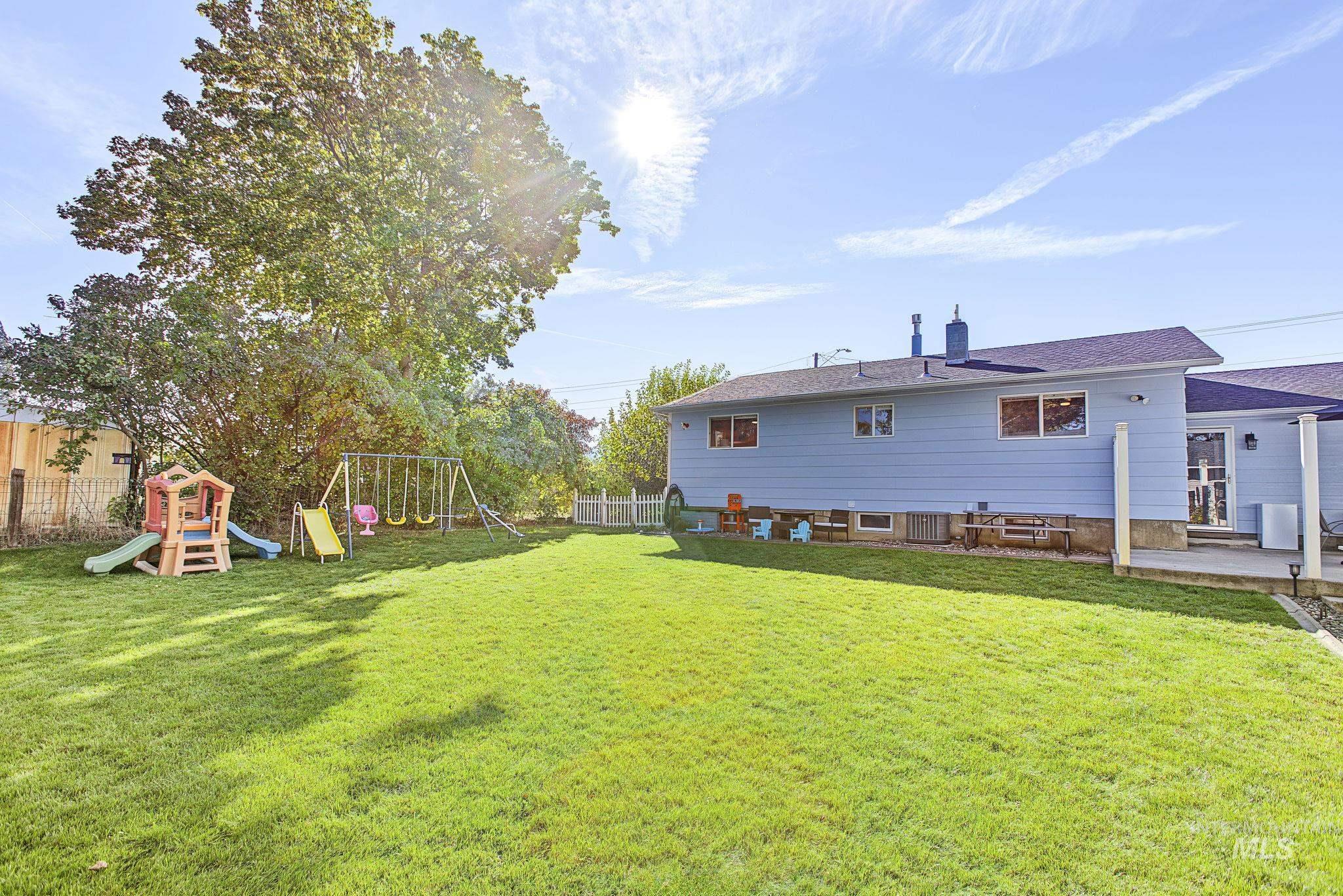 409 Bryden Ave Property Photo 37