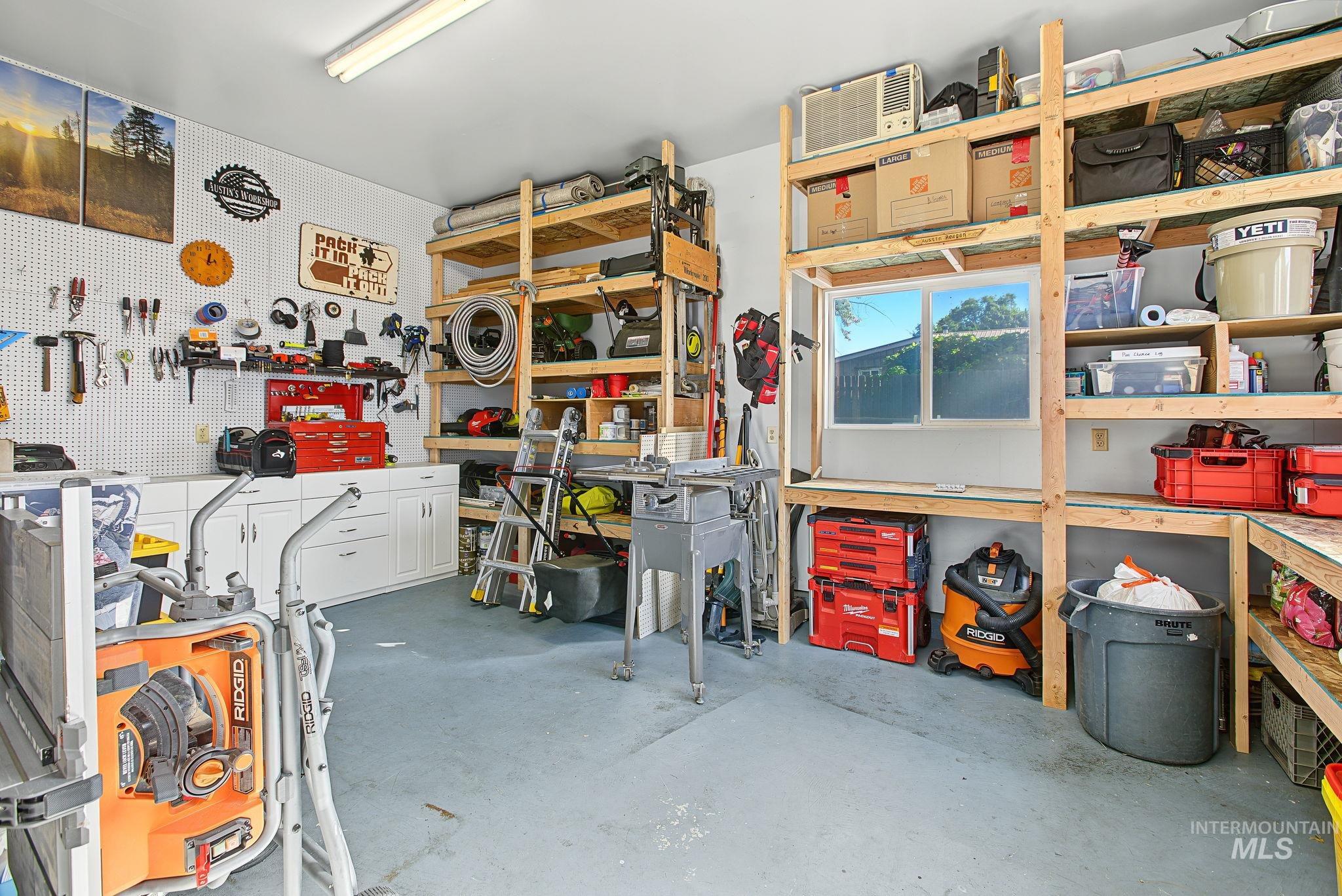 409 Bryden Ave Property Photo 47