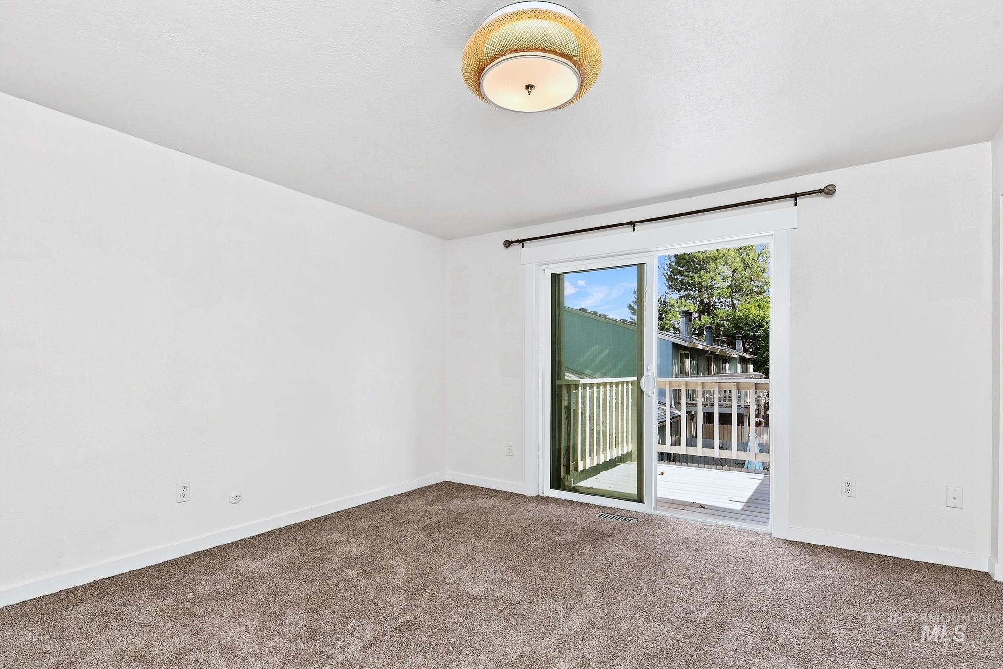366 N Liberty St Property Photo 15