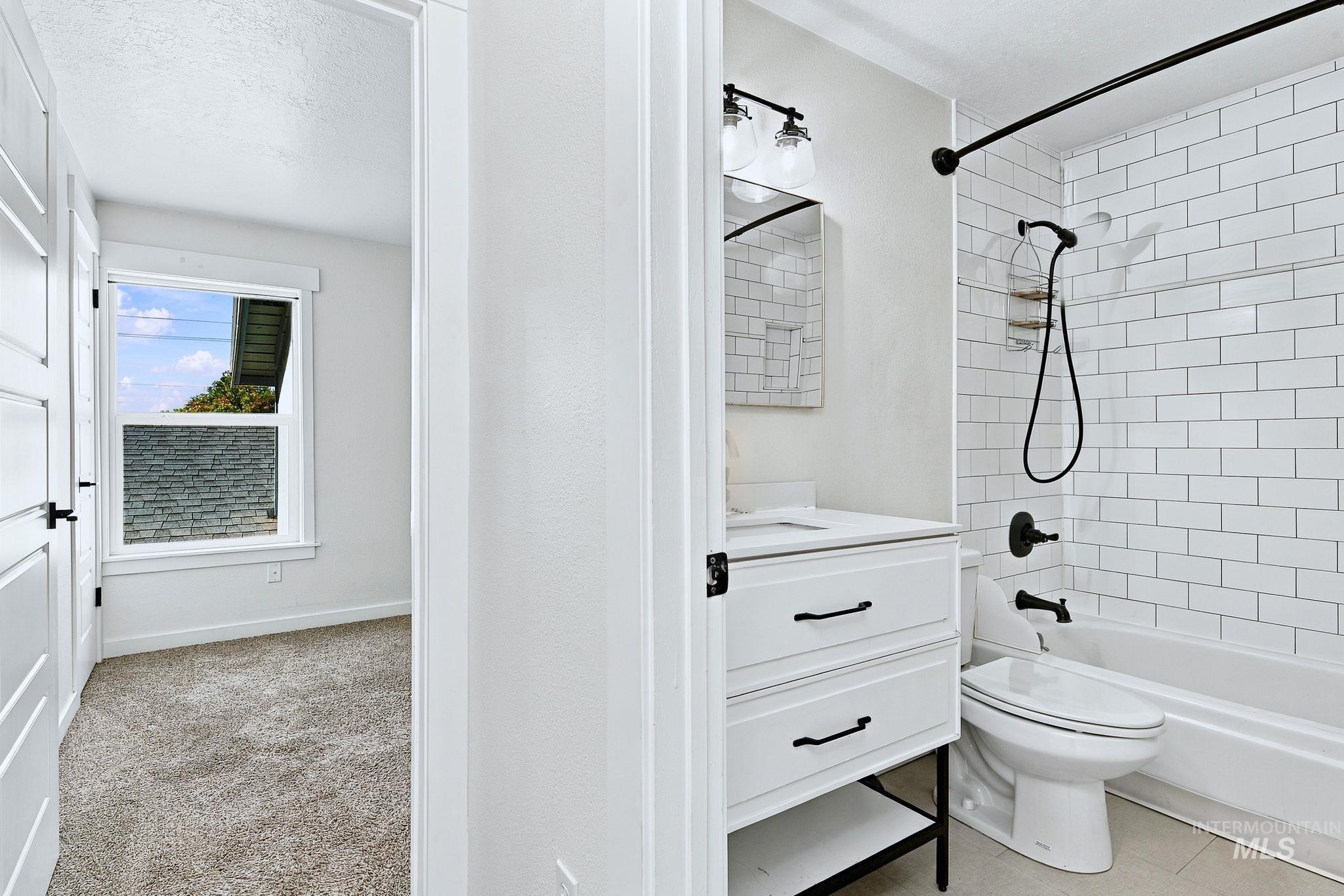 366 N Liberty St Property Photo 20