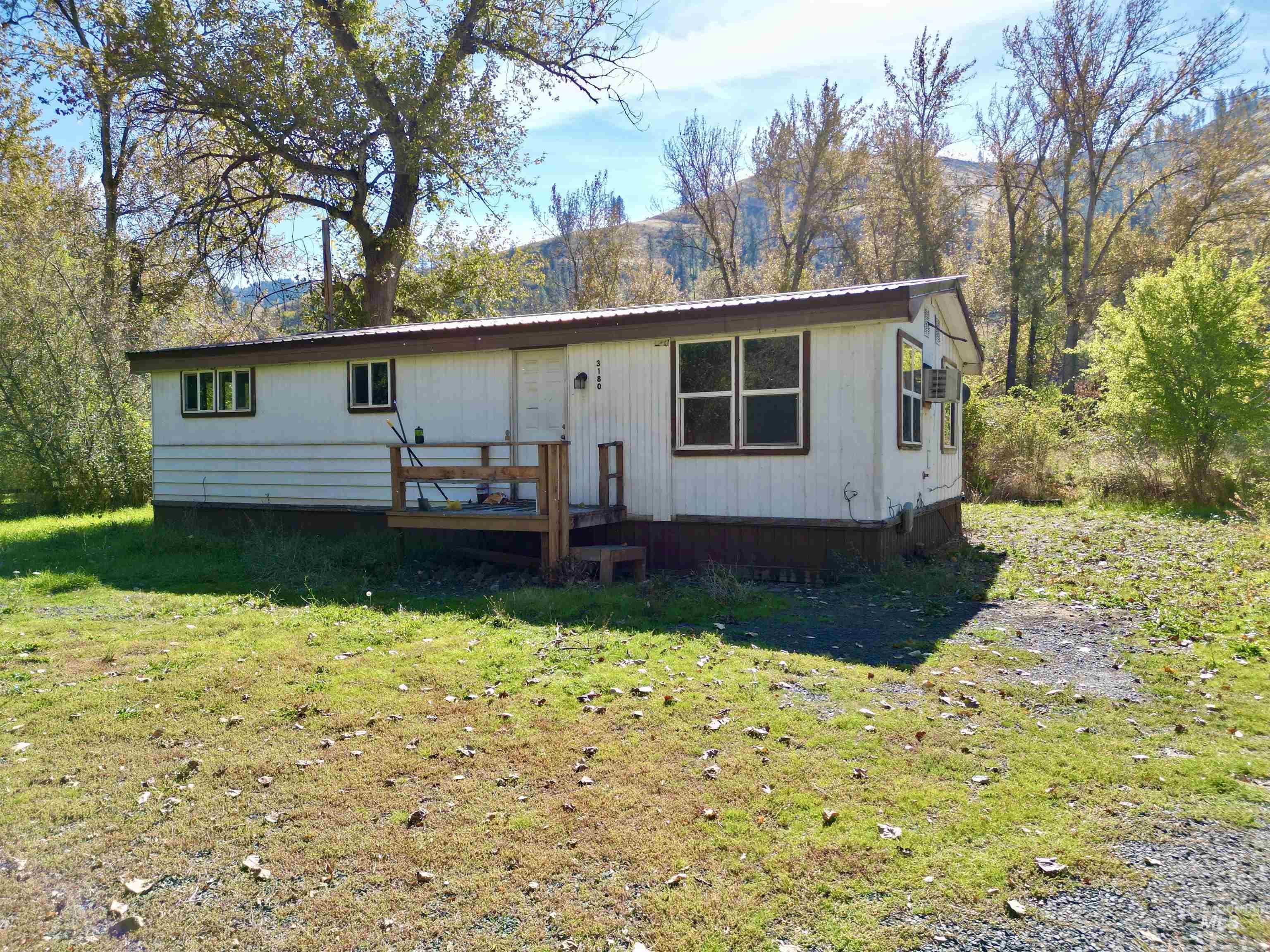 3180 & 3170 Lawyer Creek Road Property Photo 1