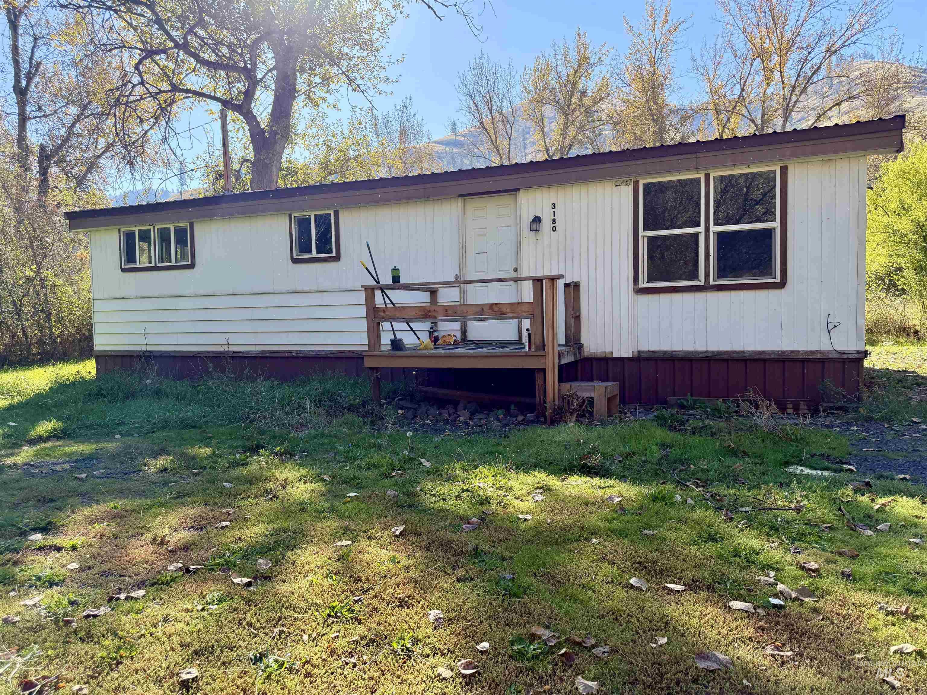 3180 & 3170 Lawyer Creek Road Property Photo 5