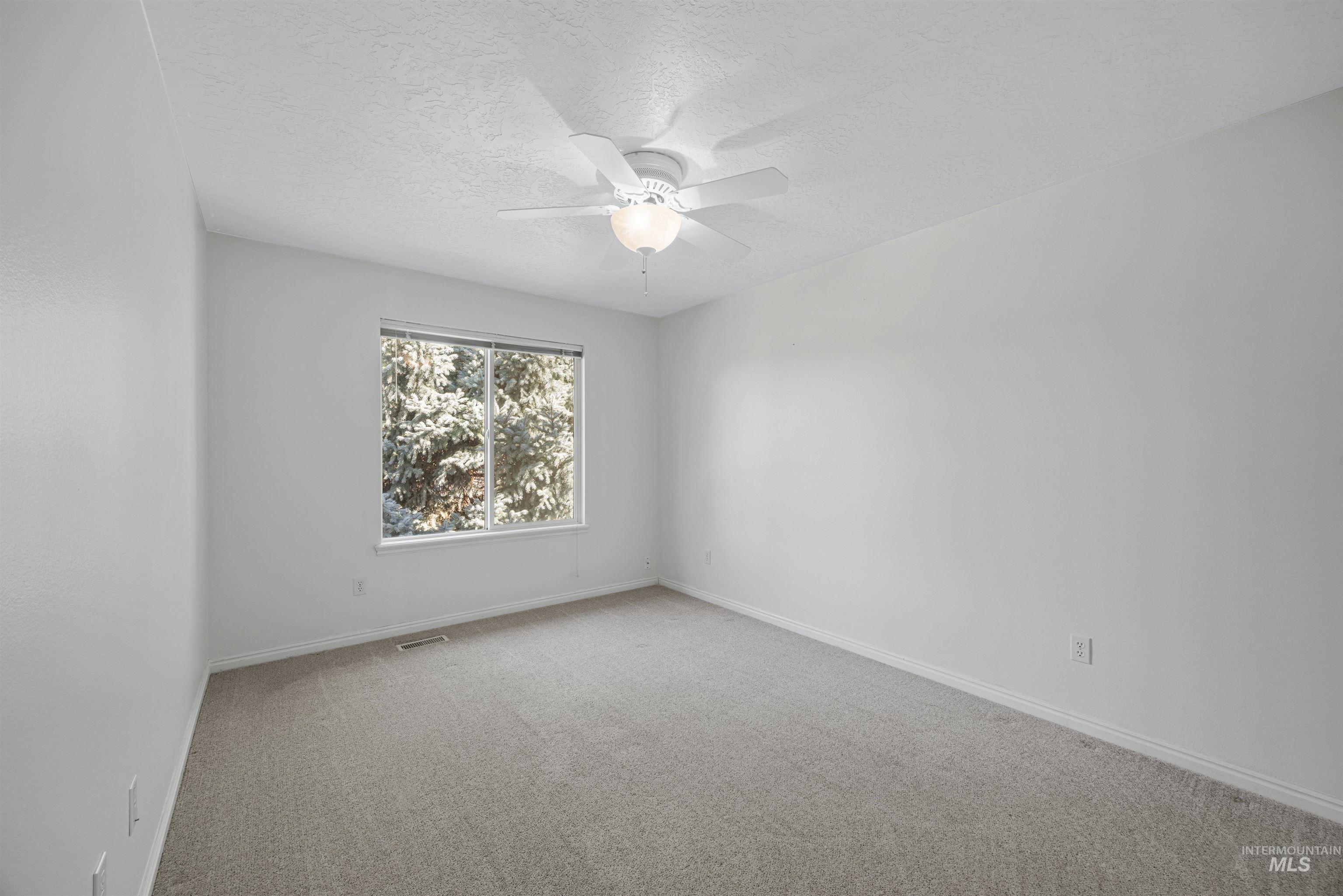 2320 E Alderhill Dr Property Photo 33