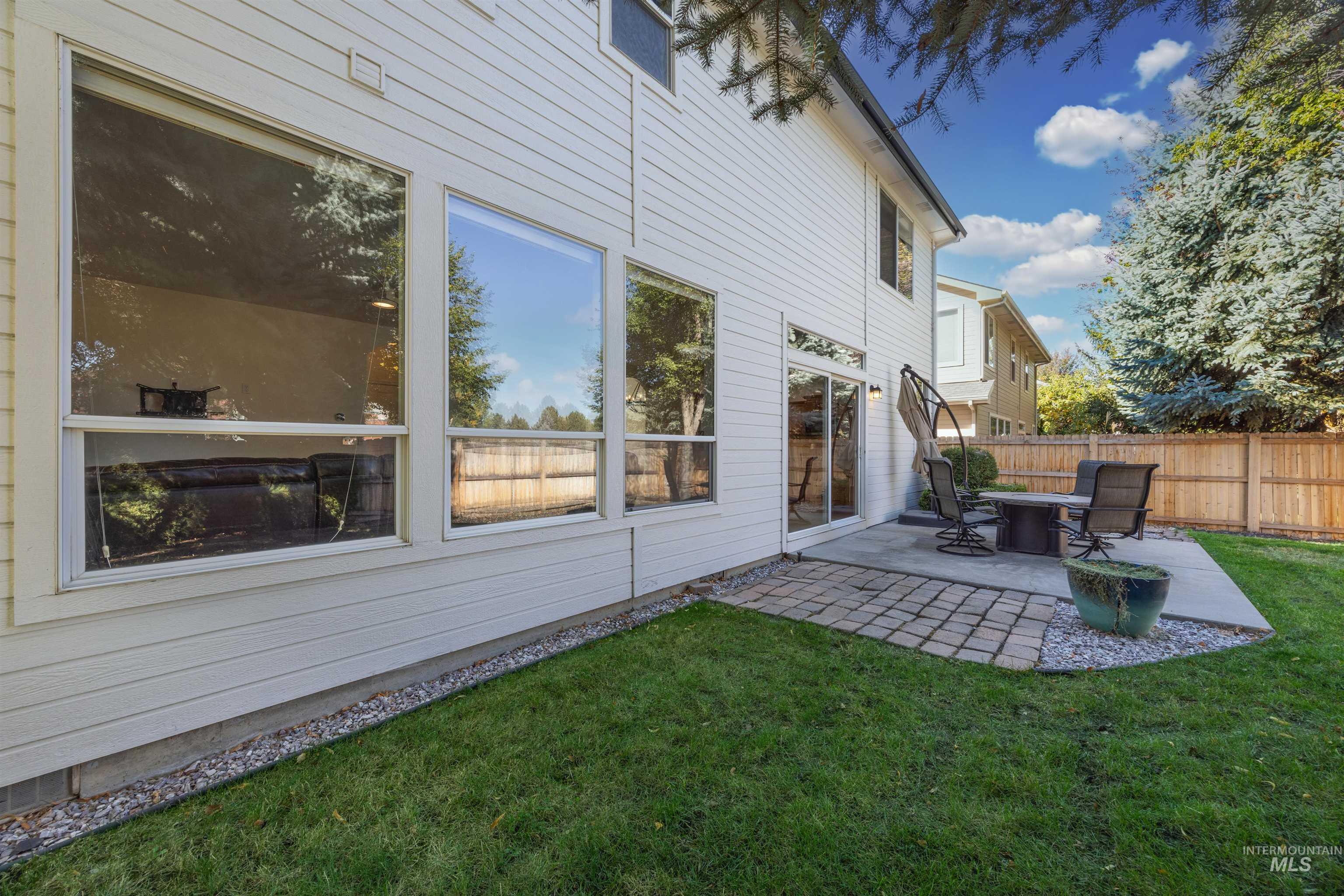 2320 E Alderhill Dr Property Photo 42