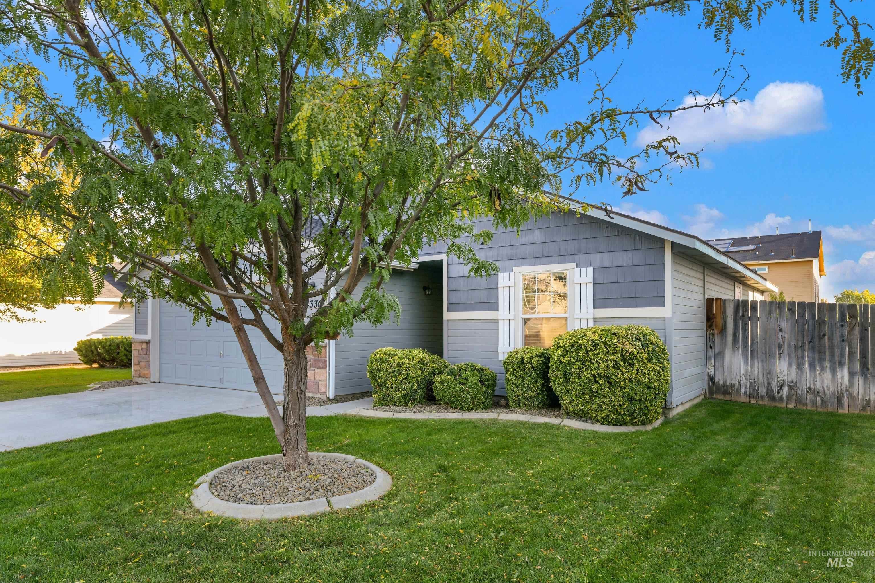 4330 S Glenmere Way Property Photo 3