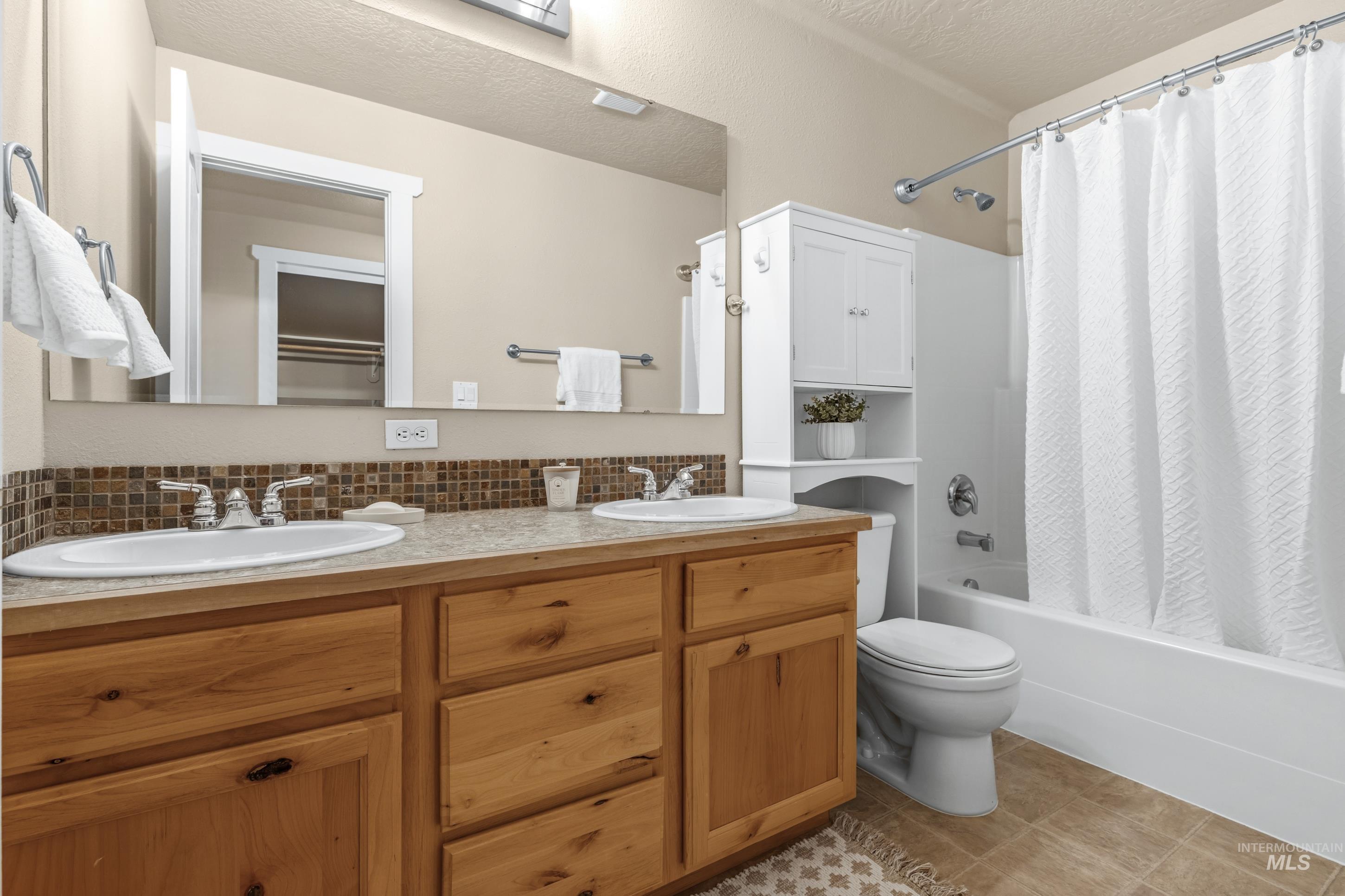 1012 N 28th St Property Photo 17