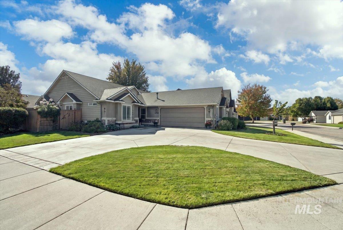 2345 E Bowman St. Property Photo 1