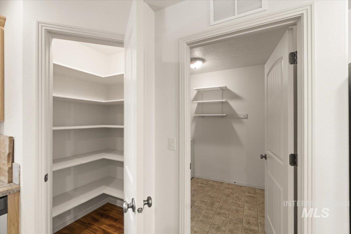 2345 E Bowman St. Property Photo 16