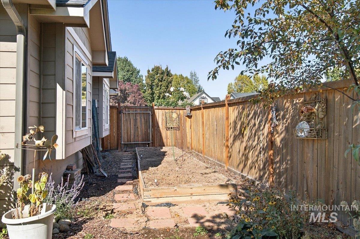2345 E Bowman St. Property Photo 34