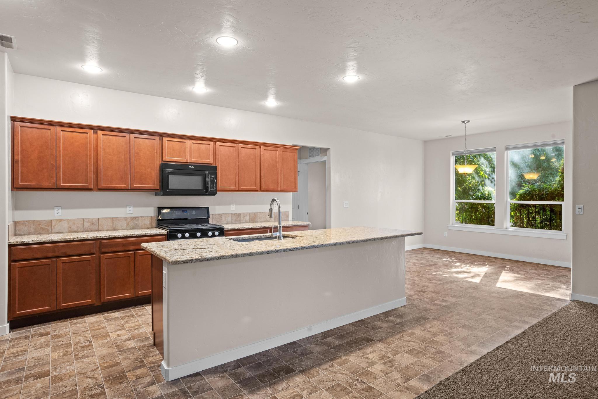 1181 W Darrah Dr Property Photo 10