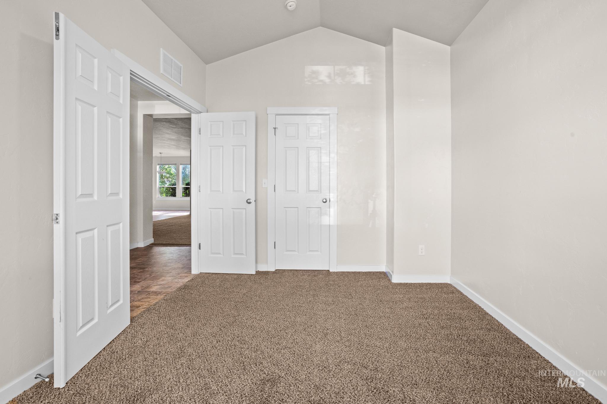 1181 W Darrah Dr Property Photo 13