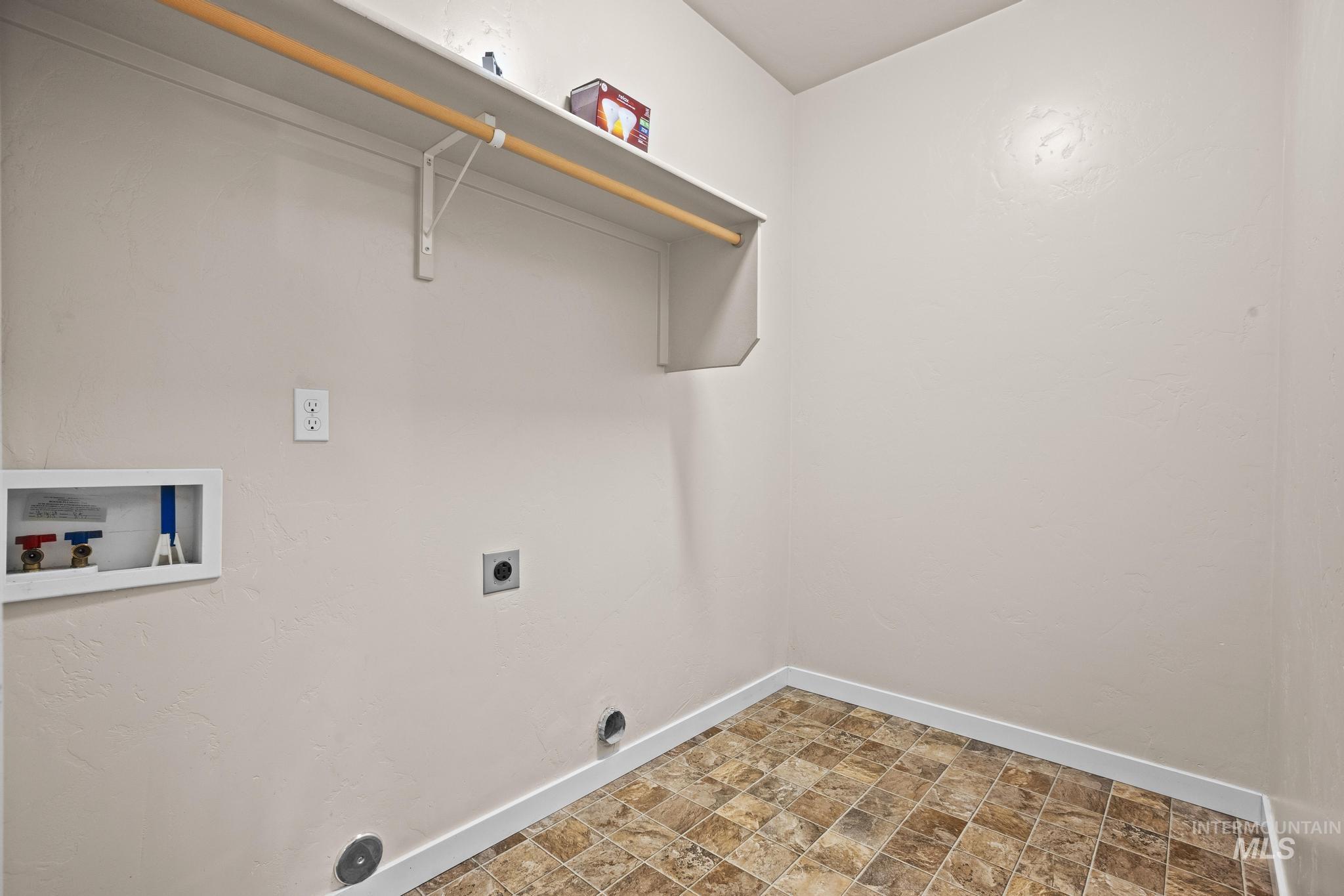 1181 W Darrah Dr Property Photo 18