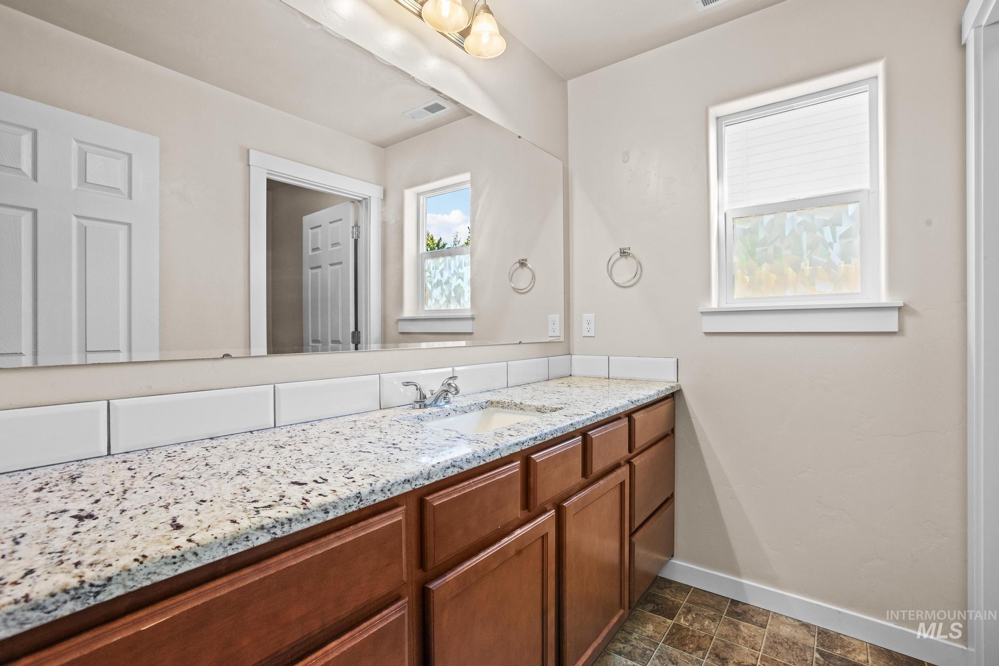 1181 W Darrah Dr Property Photo 23