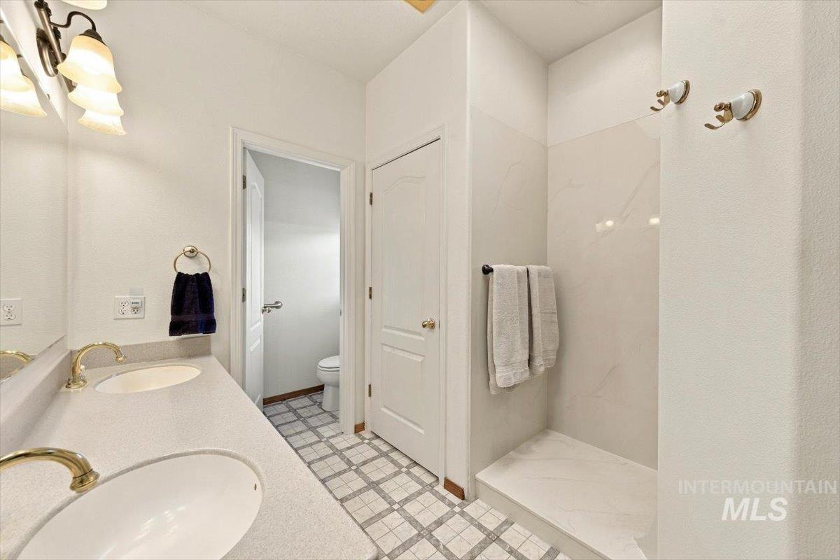 1915 Meadow Ave Property Photo 17