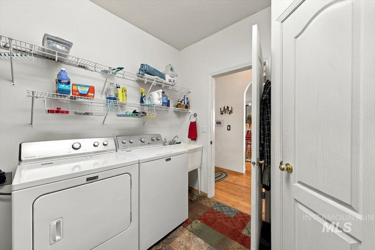 1915 Meadow Ave Property Photo 24