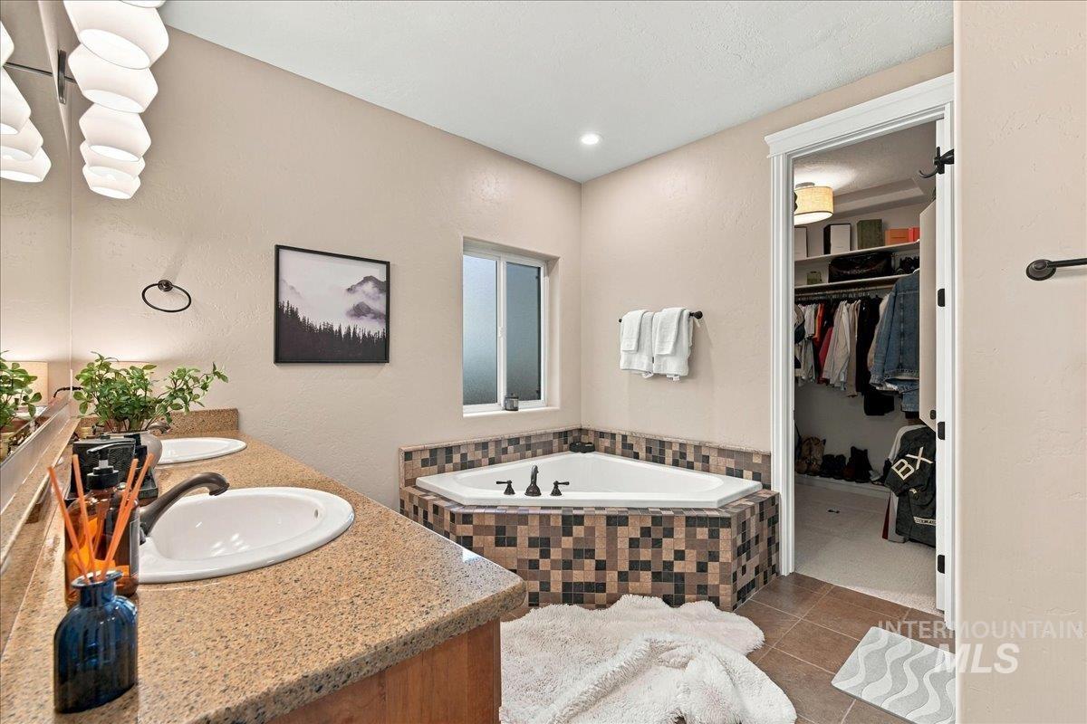 7222 W Ring Perch Dr. Property Photo 31
