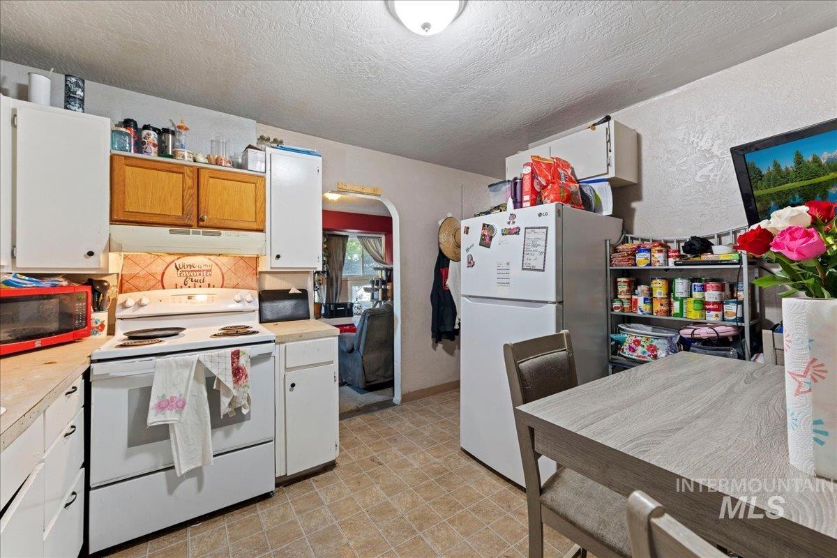 602 E Chicago Street Property Photo 5