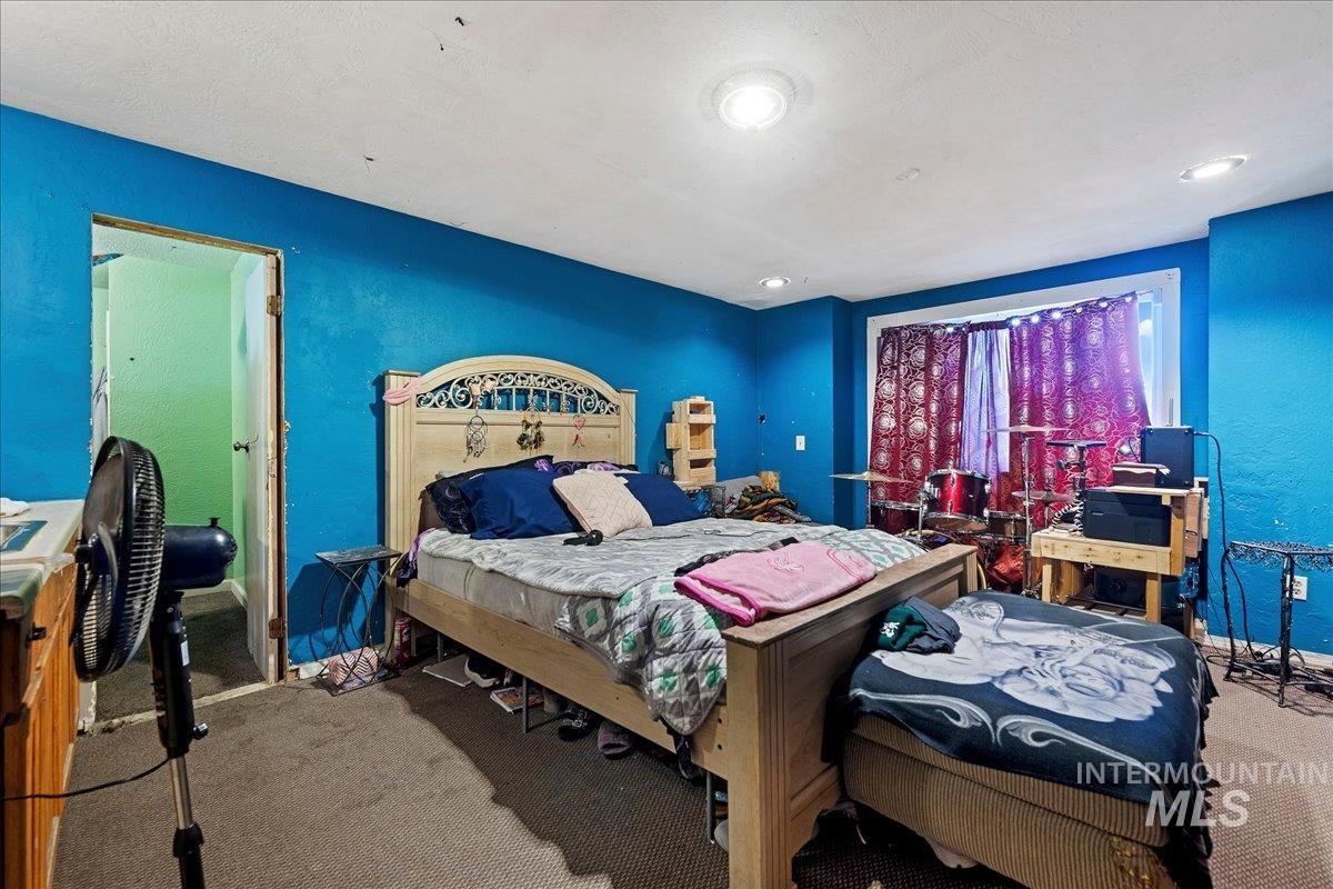 602 E Chicago Street Property Photo 9