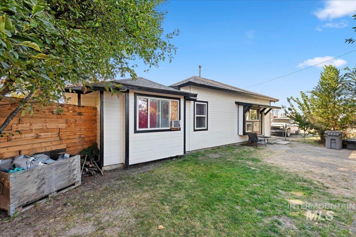 602 E Chicago Street Property Photo 13