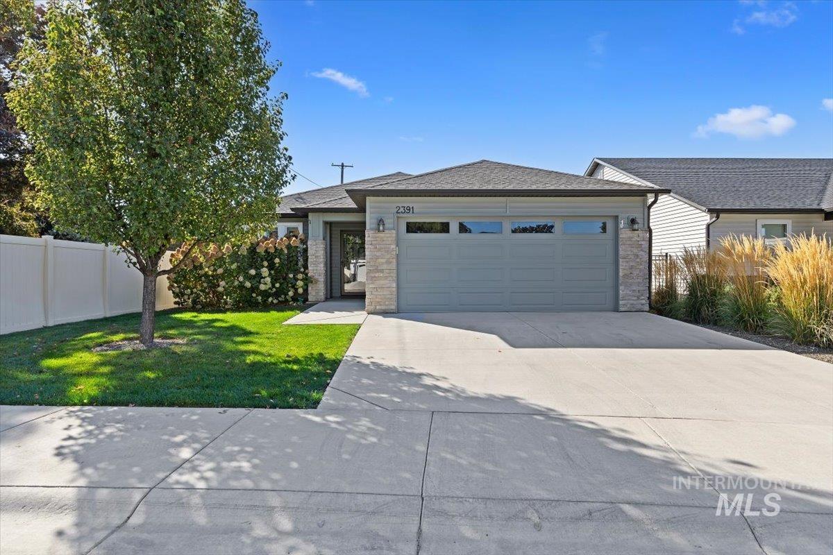 2391 E Kamay Drive Property Photo 1