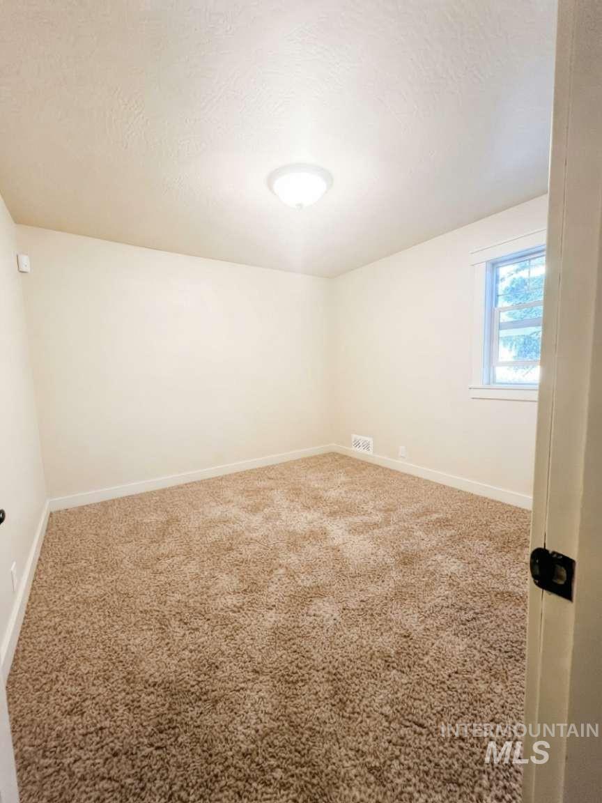 425 Highland Dr Property Photo 11