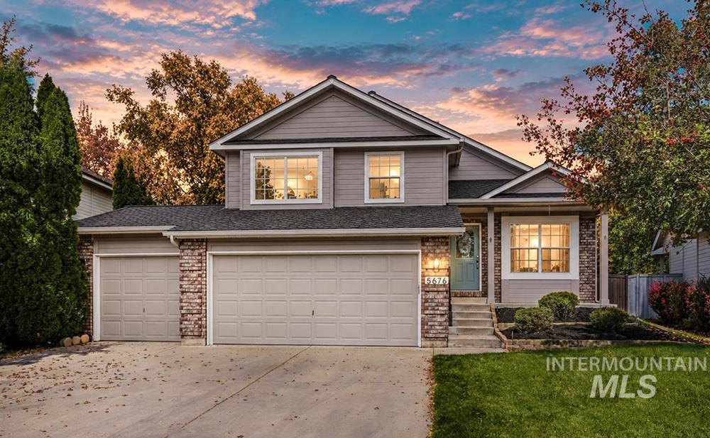 5676 N Riffle Way Property Photo 1