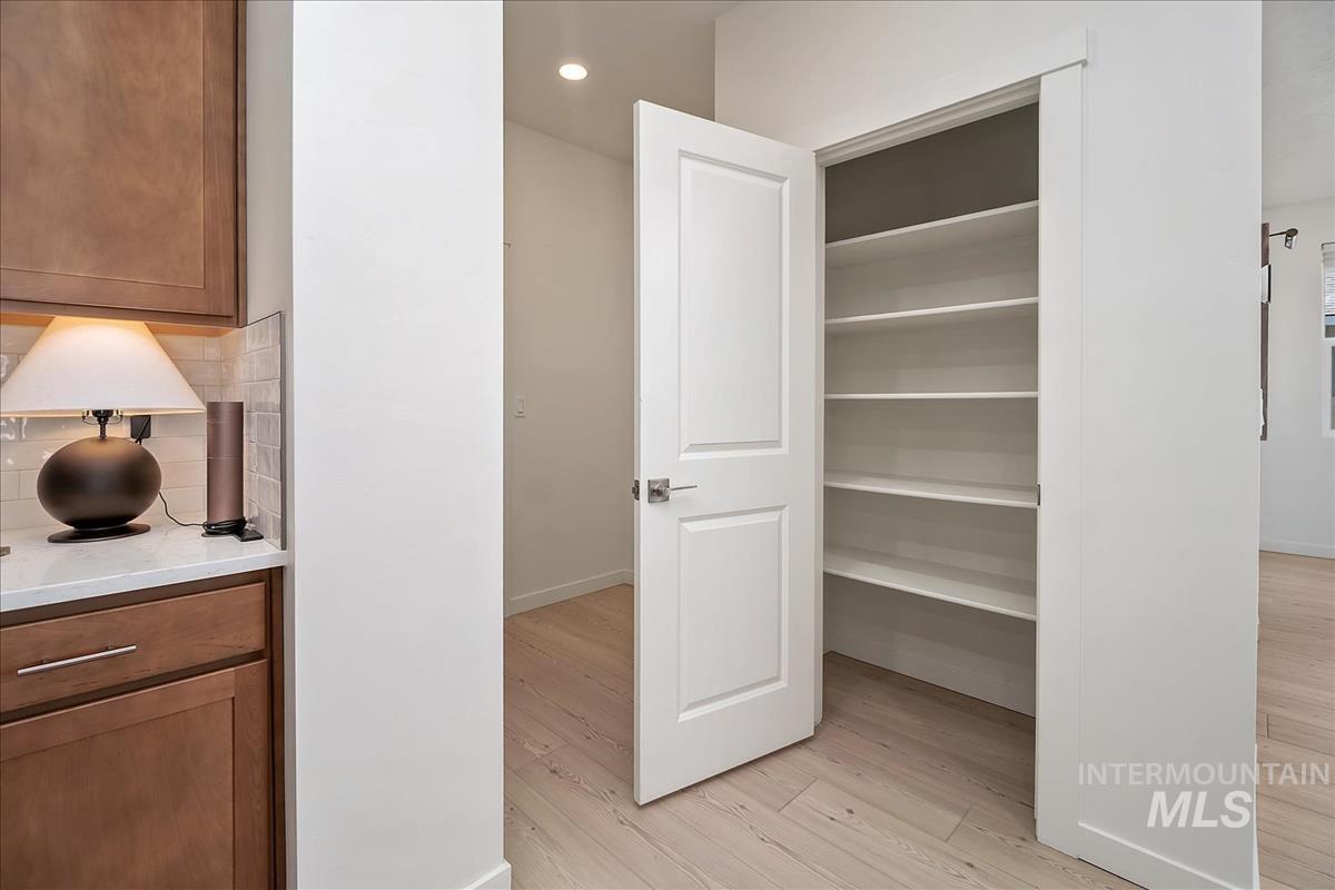 4320 S Graycliff Property Photo 17