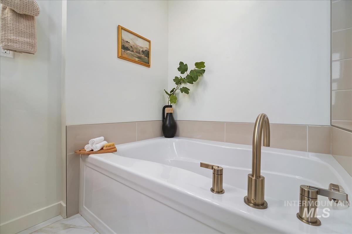4320 S Graycliff Property Photo 29