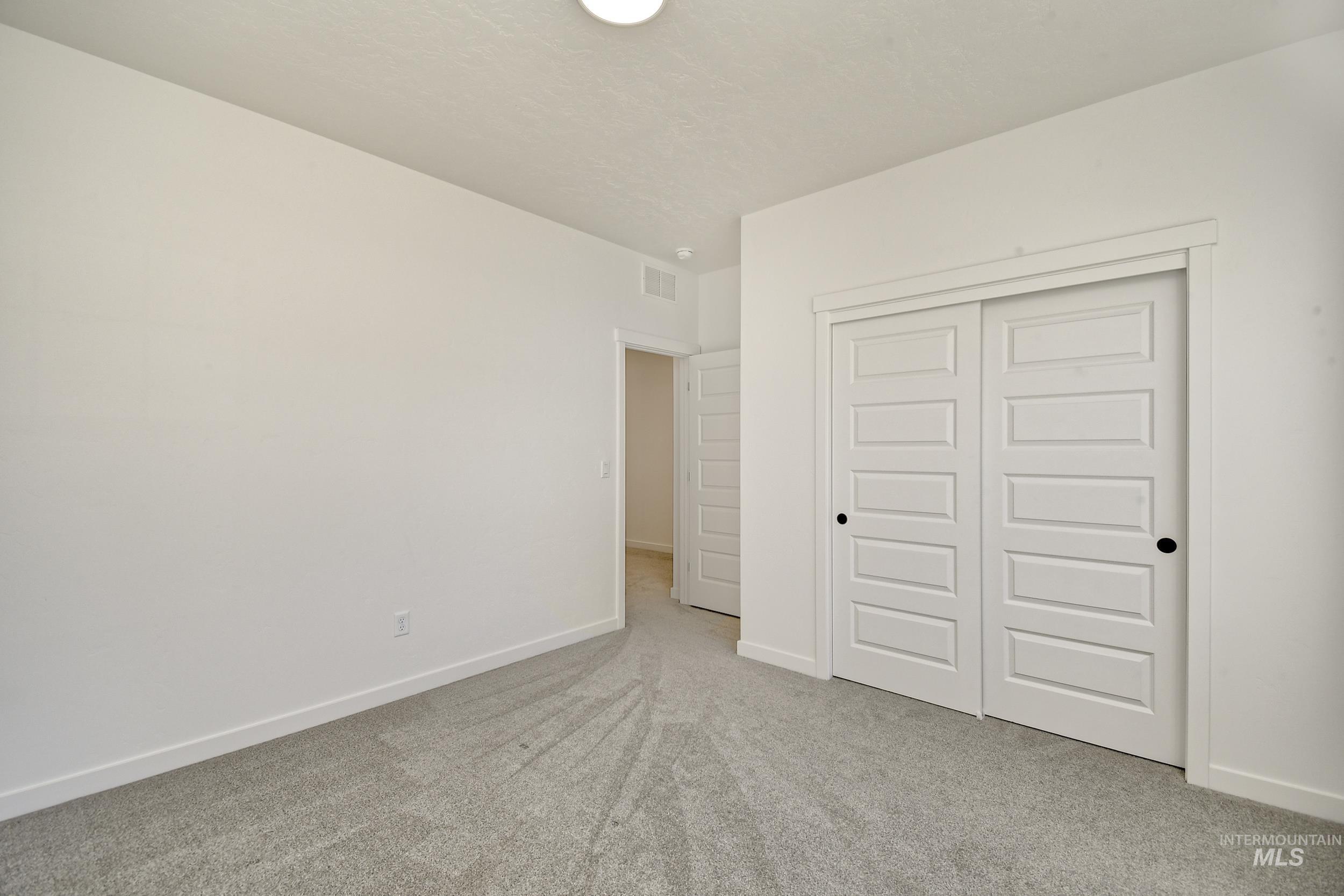 7784 E Monmouth Way Property Photo 6