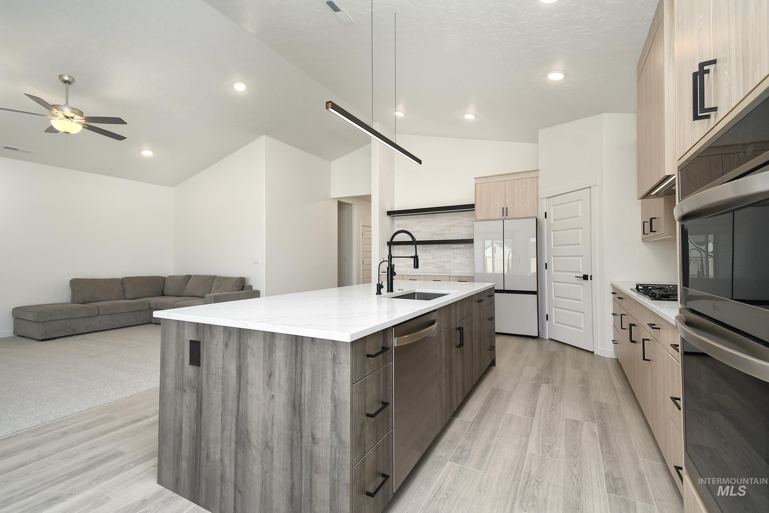 7784 E Monmouth Way Property Photo 15